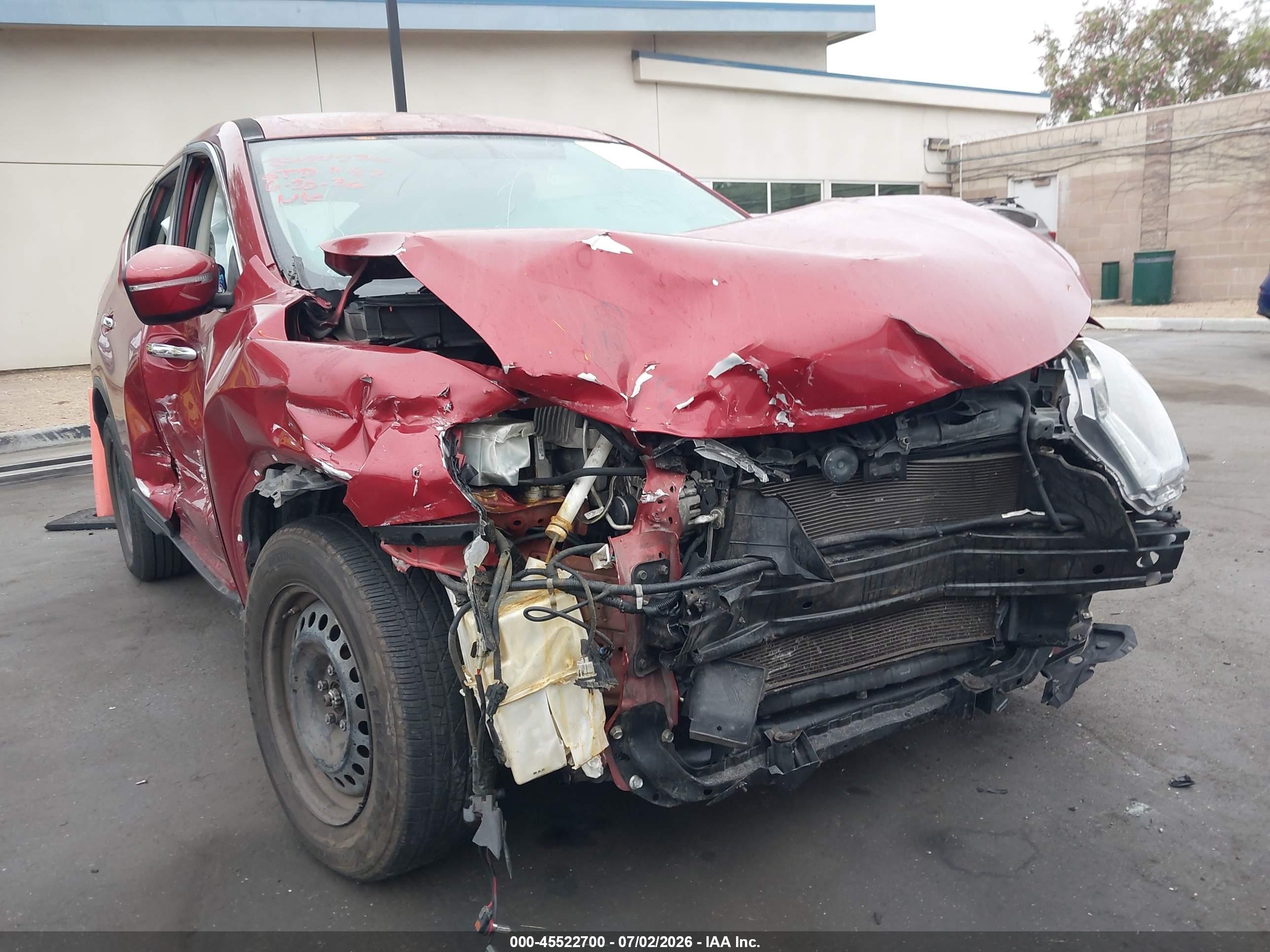 2015 Nissan Rogue S Red vin: KNMAT2MT2FP555236