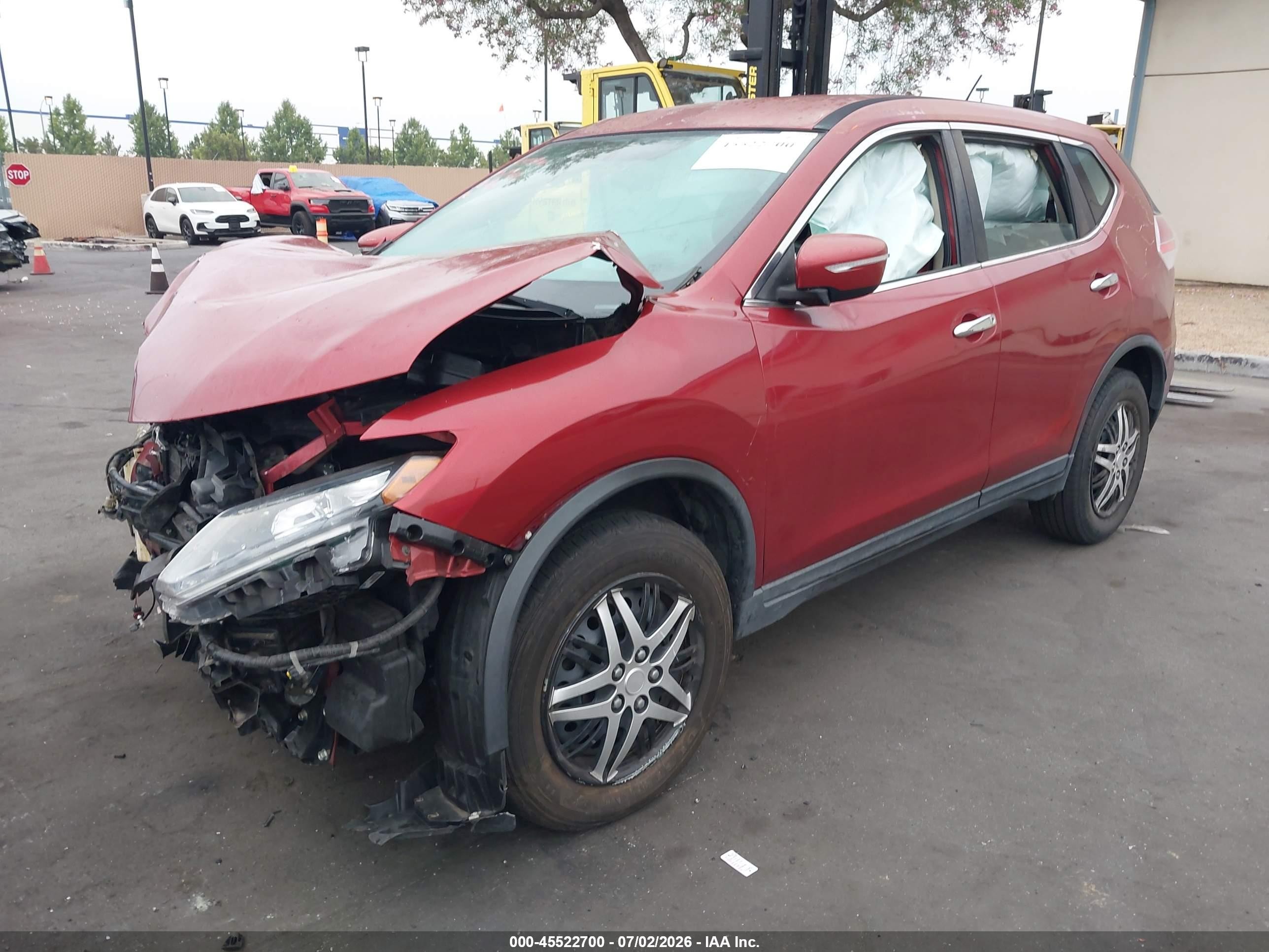 2015 Nissan Rogue S Red vin: KNMAT2MT2FP555236
