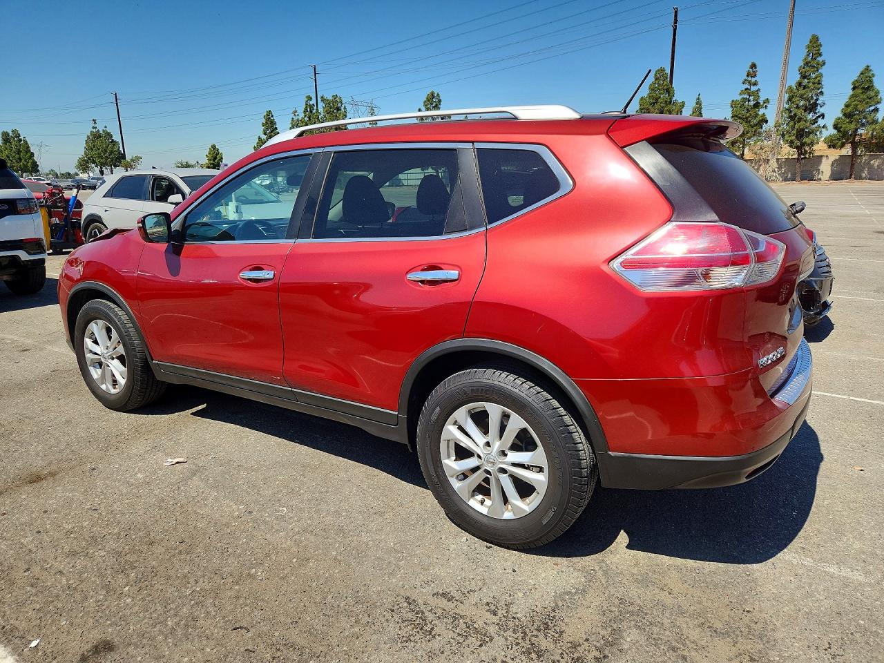2015 Nissan Rogue Sv Red vin: KNMAT2MT2FP573140
