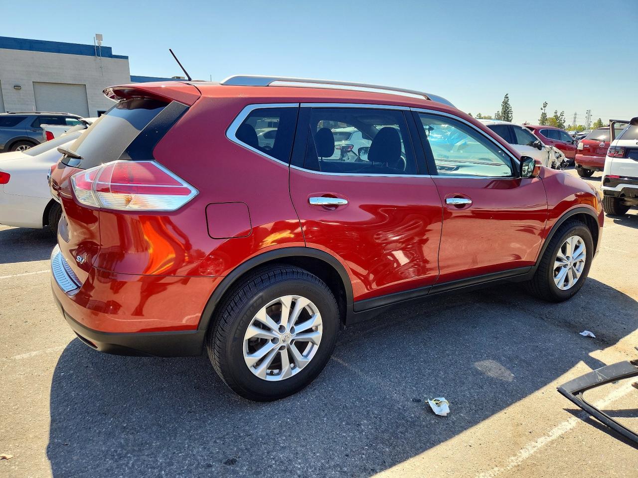 2015 Nissan Rogue Sv Red vin: KNMAT2MT2FP573140