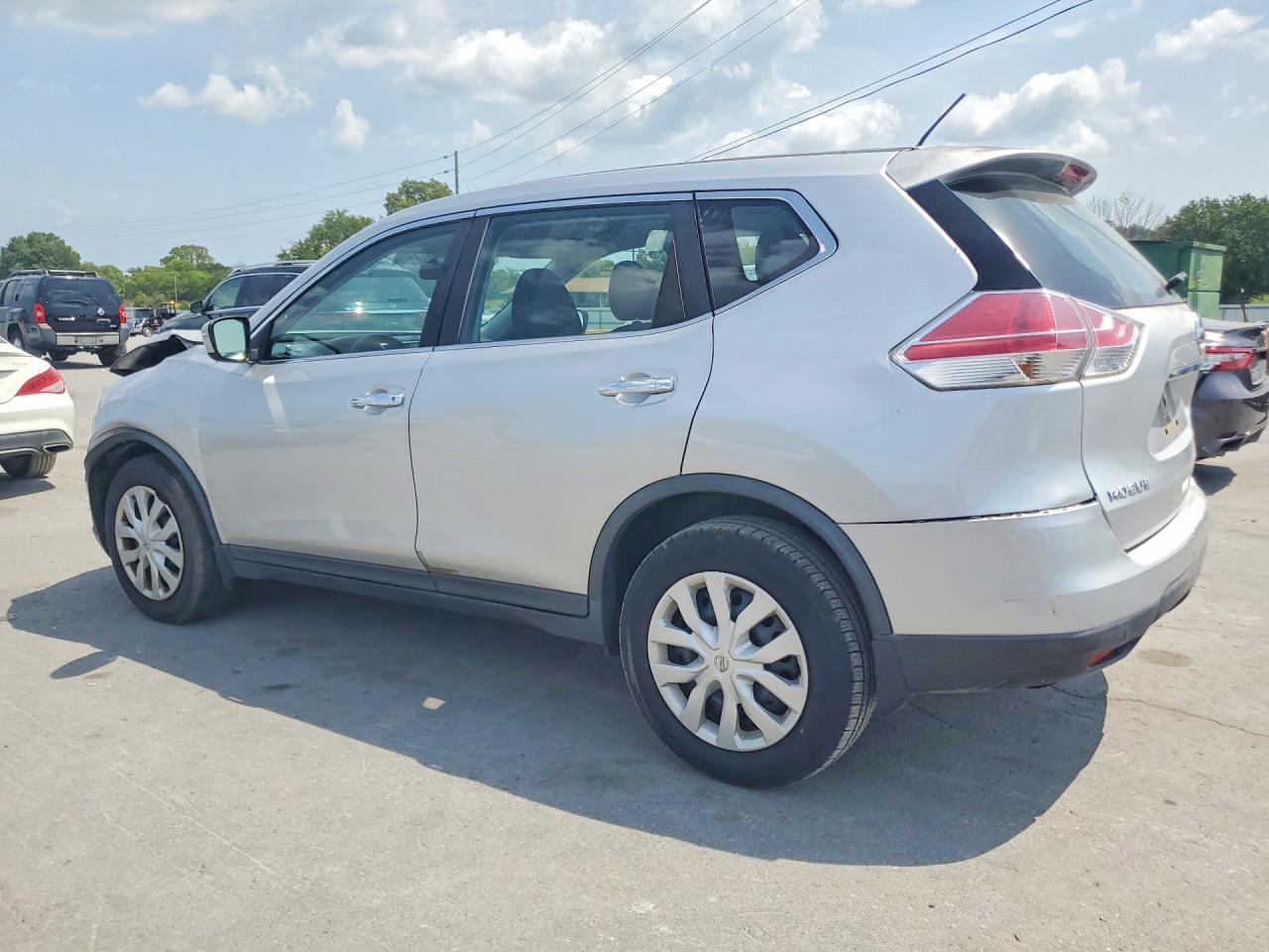2015 Nissan Rogue S Silver vin: KNMAT2MT2FP576622