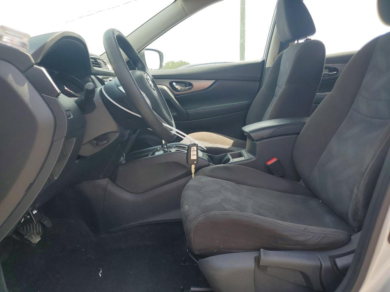 2015 Nissan Rogue S Silver vin: KNMAT2MT2FP576622