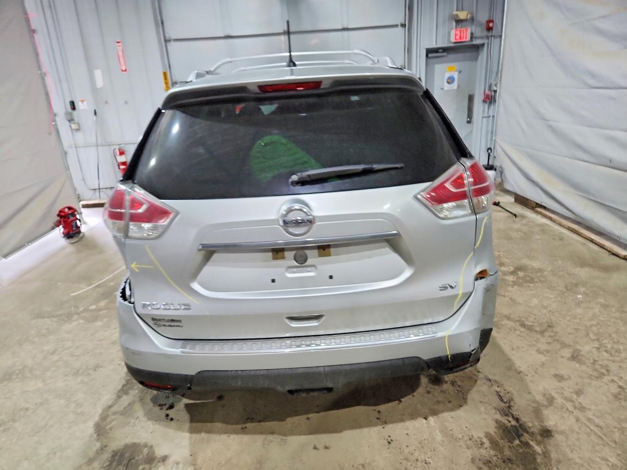 2015 Nissan Rogue Sv Silver vin: KNMAT2MT2FP592156