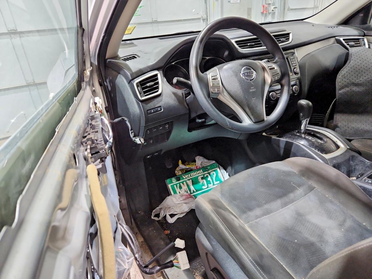 2015 Nissan Rogue Sv Silver vin: KNMAT2MT2FP592156