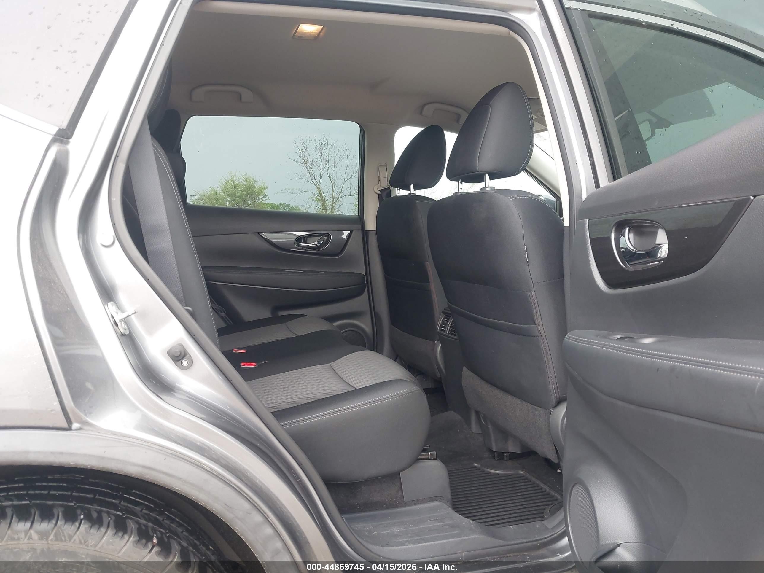 2017 Nissan Rogue Sv Серый vin: KNMAT2MT2HP610139