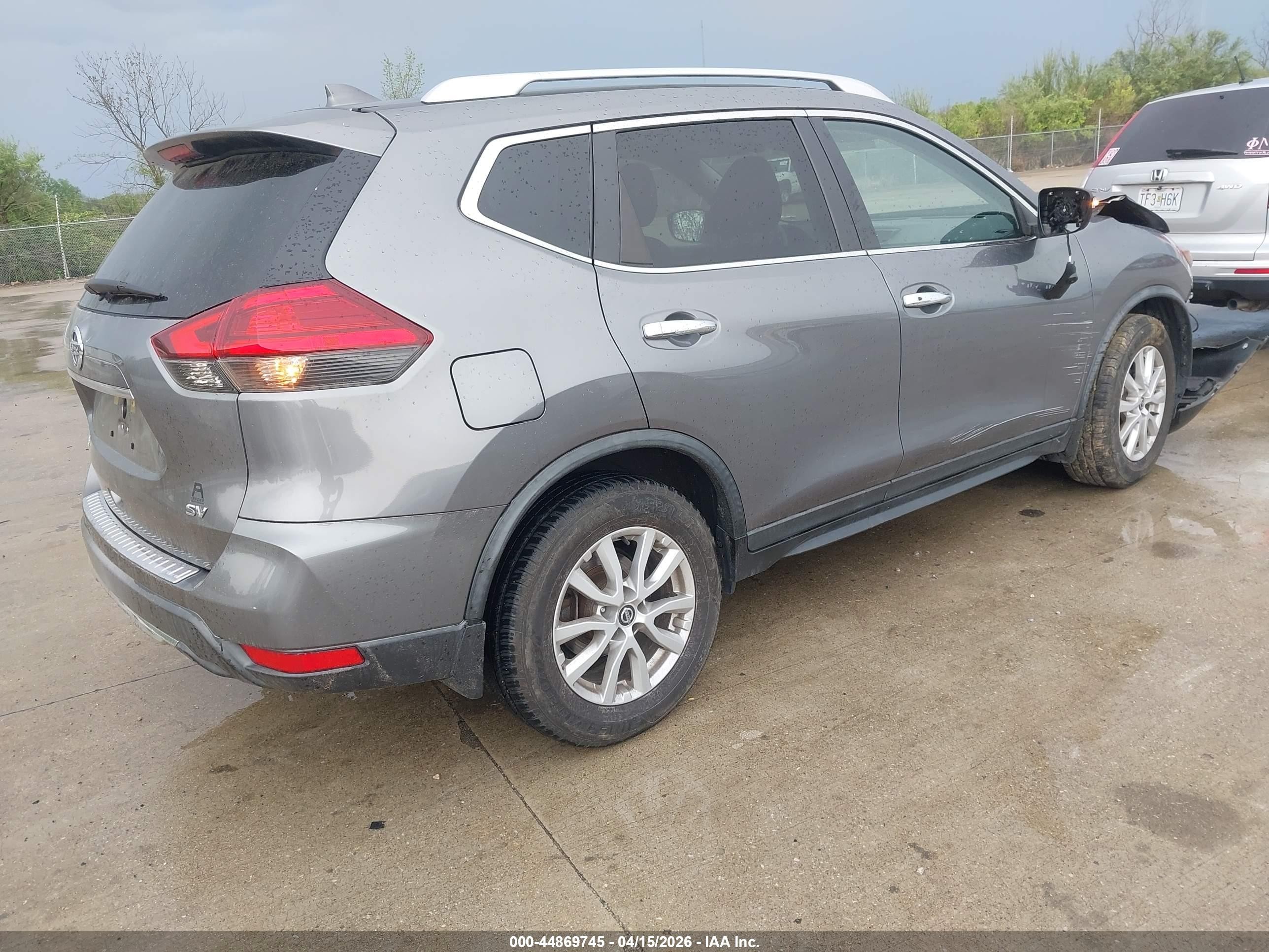 2017 Nissan Rogue Sv Серый vin: KNMAT2MT2HP610139