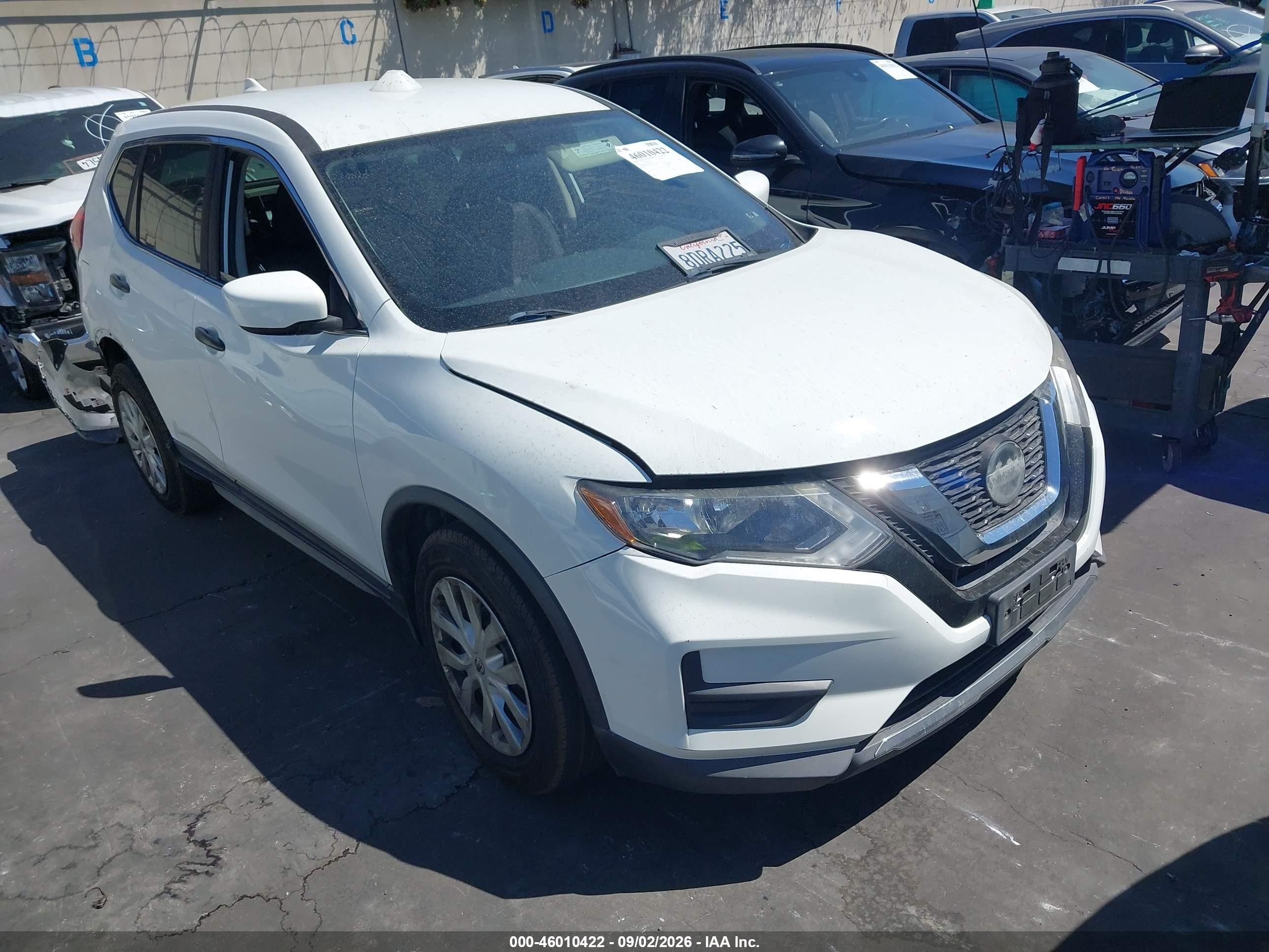 2018 Nissan Rogue S Белый vin: KNMAT2MT2JP562776