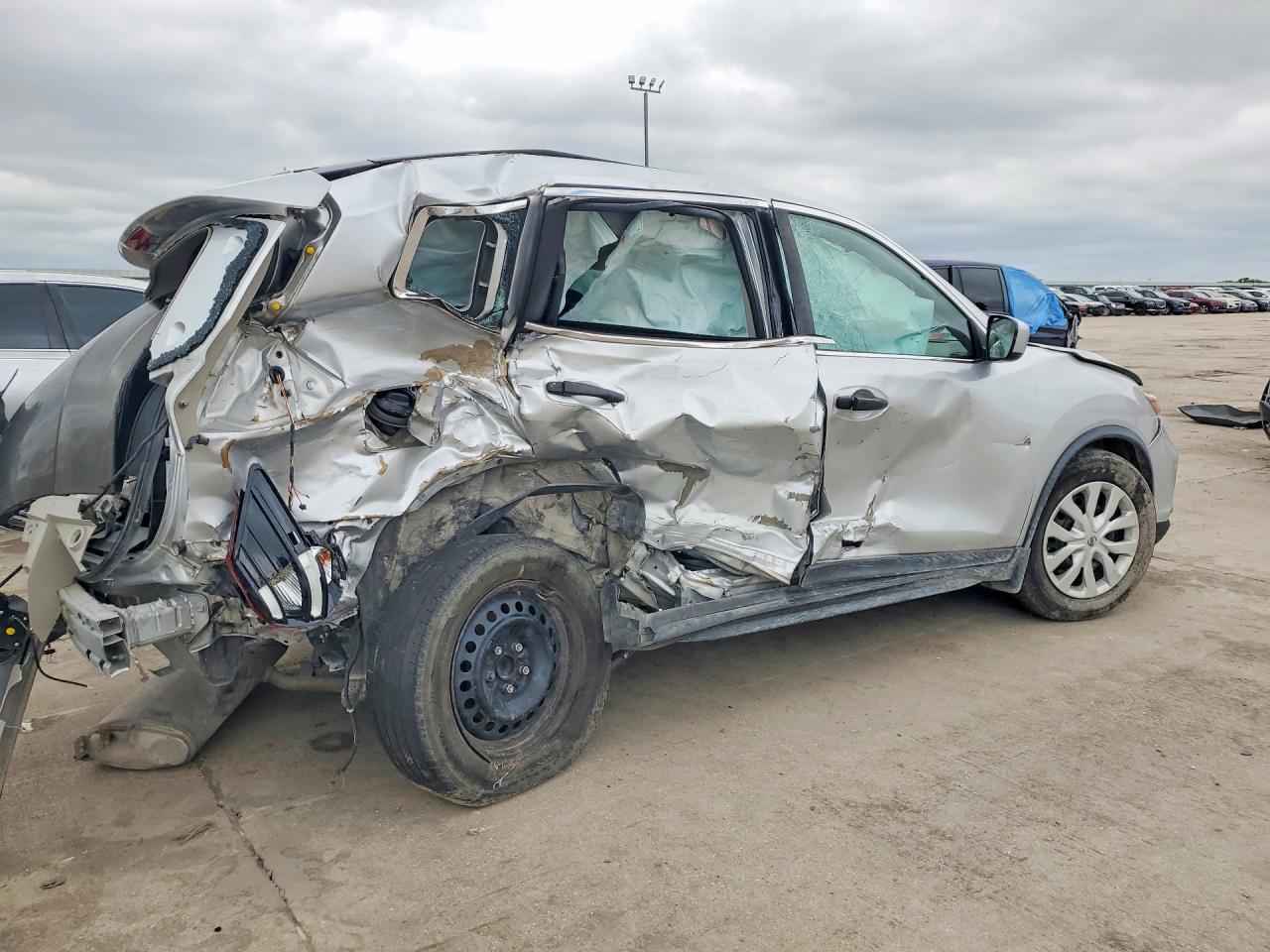 2020 Nissan Rogue S Silver vin: KNMAT2MT2LP500619