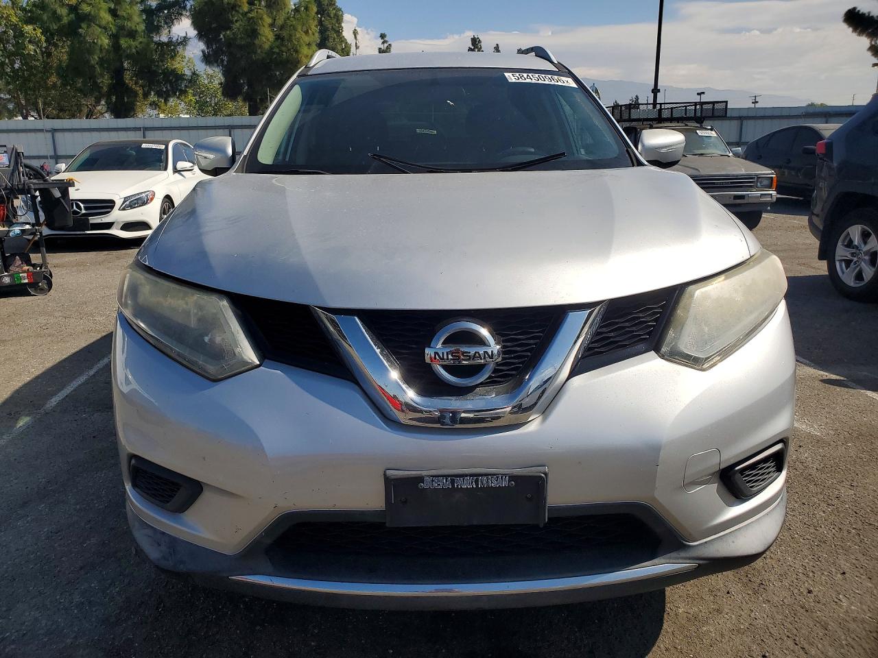 2015 Nissan Rogue Sv Silver vin: KNMAT2MT3FP527106