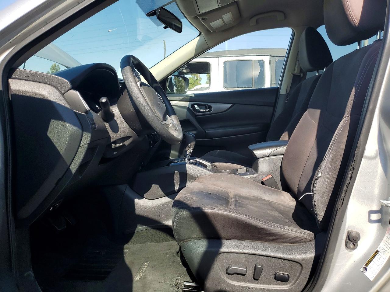 2015 Nissan Rogue Sv Silver vin: KNMAT2MT3FP527106