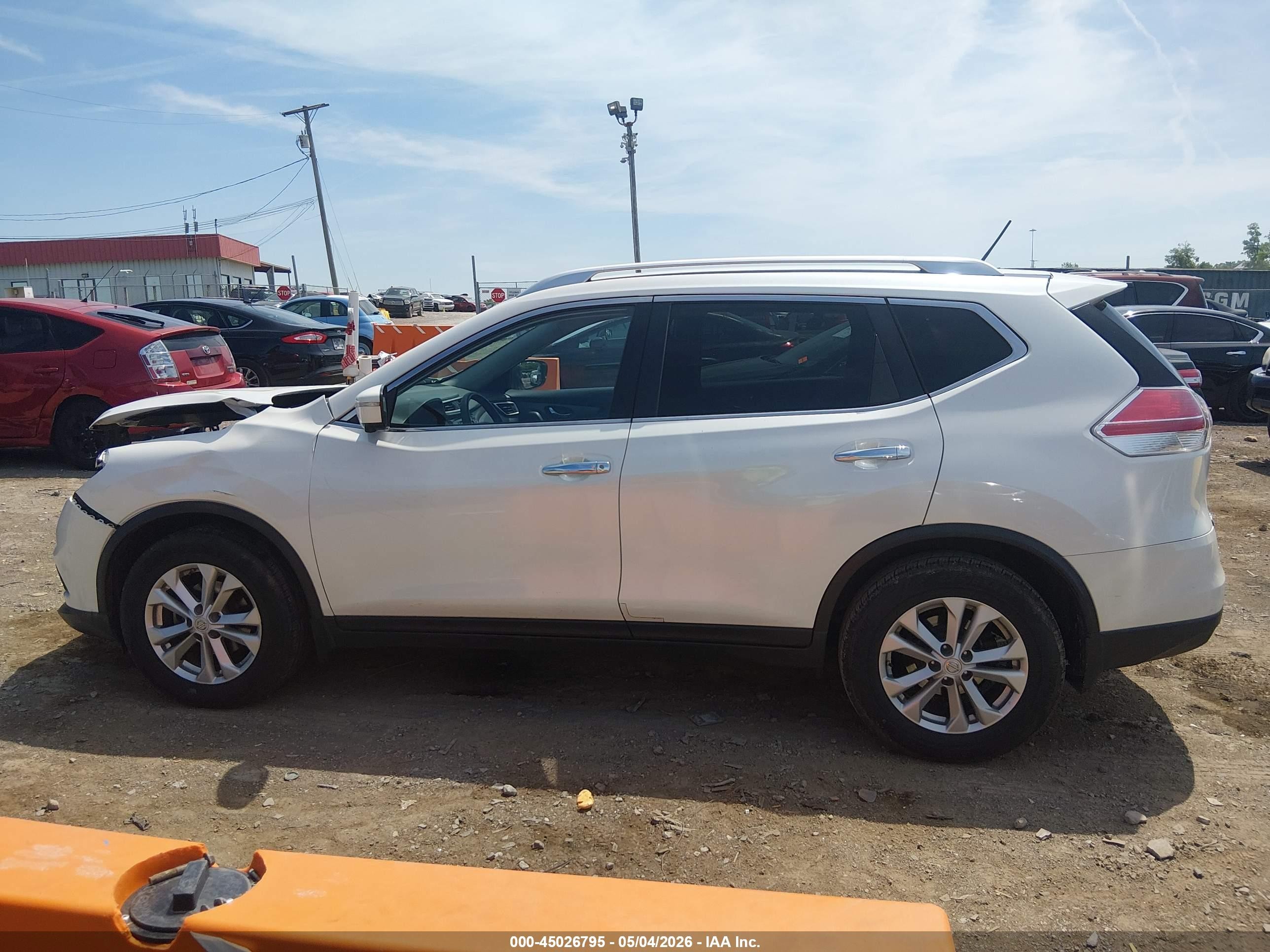 2015 Nissan Rogue Sv Белый vin: KNMAT2MT3FP543824