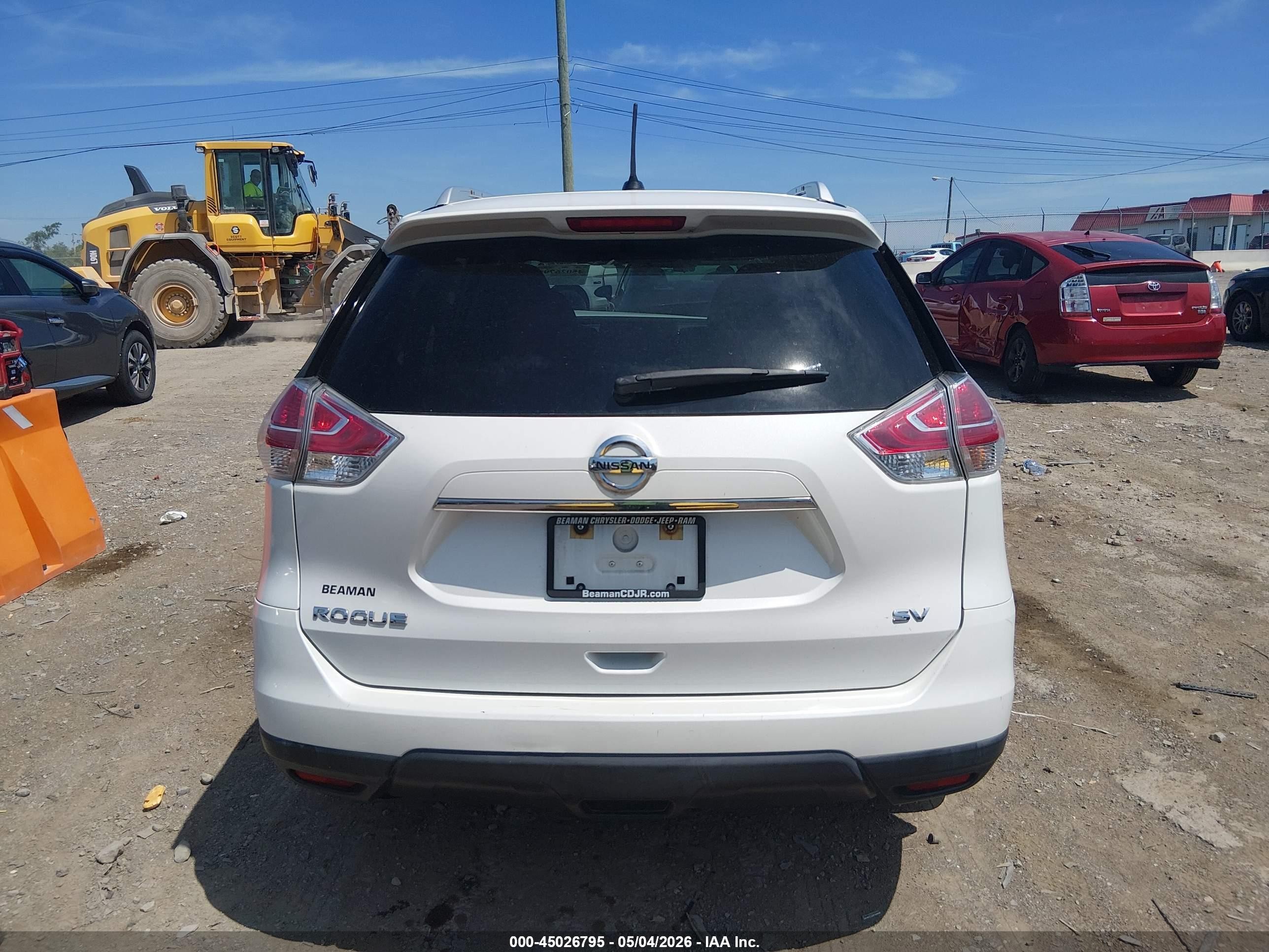 2015 Nissan Rogue Sv Белый vin: KNMAT2MT3FP543824