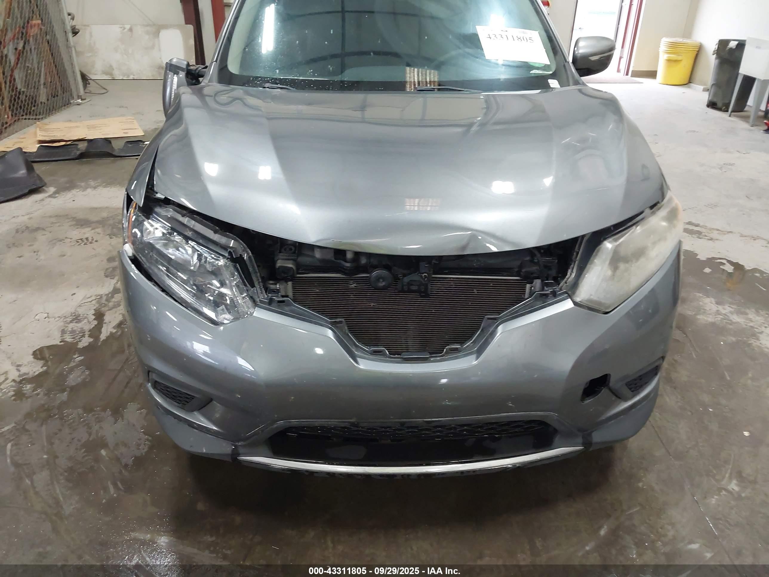 2015 Nissan Rogue S Silver vin: KNMAT2MT3FP547551