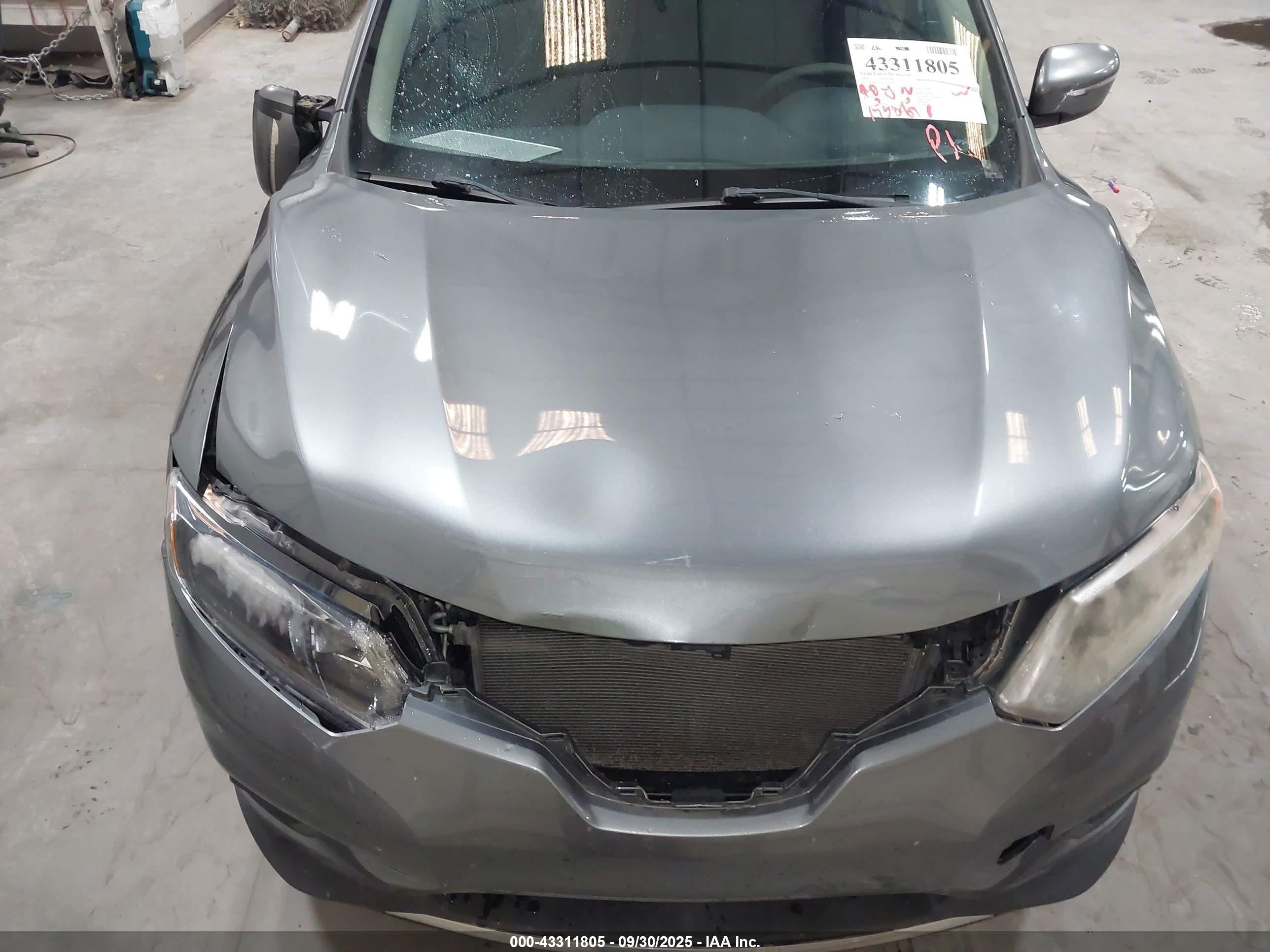 2015 Nissan Rogue S Silver vin: KNMAT2MT3FP547551