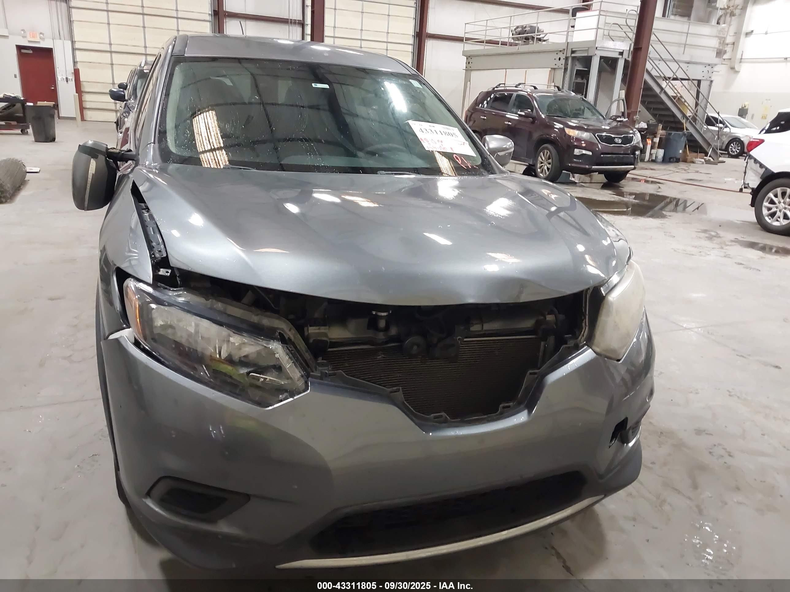 2015 Nissan Rogue S Silver vin: KNMAT2MT3FP547551
