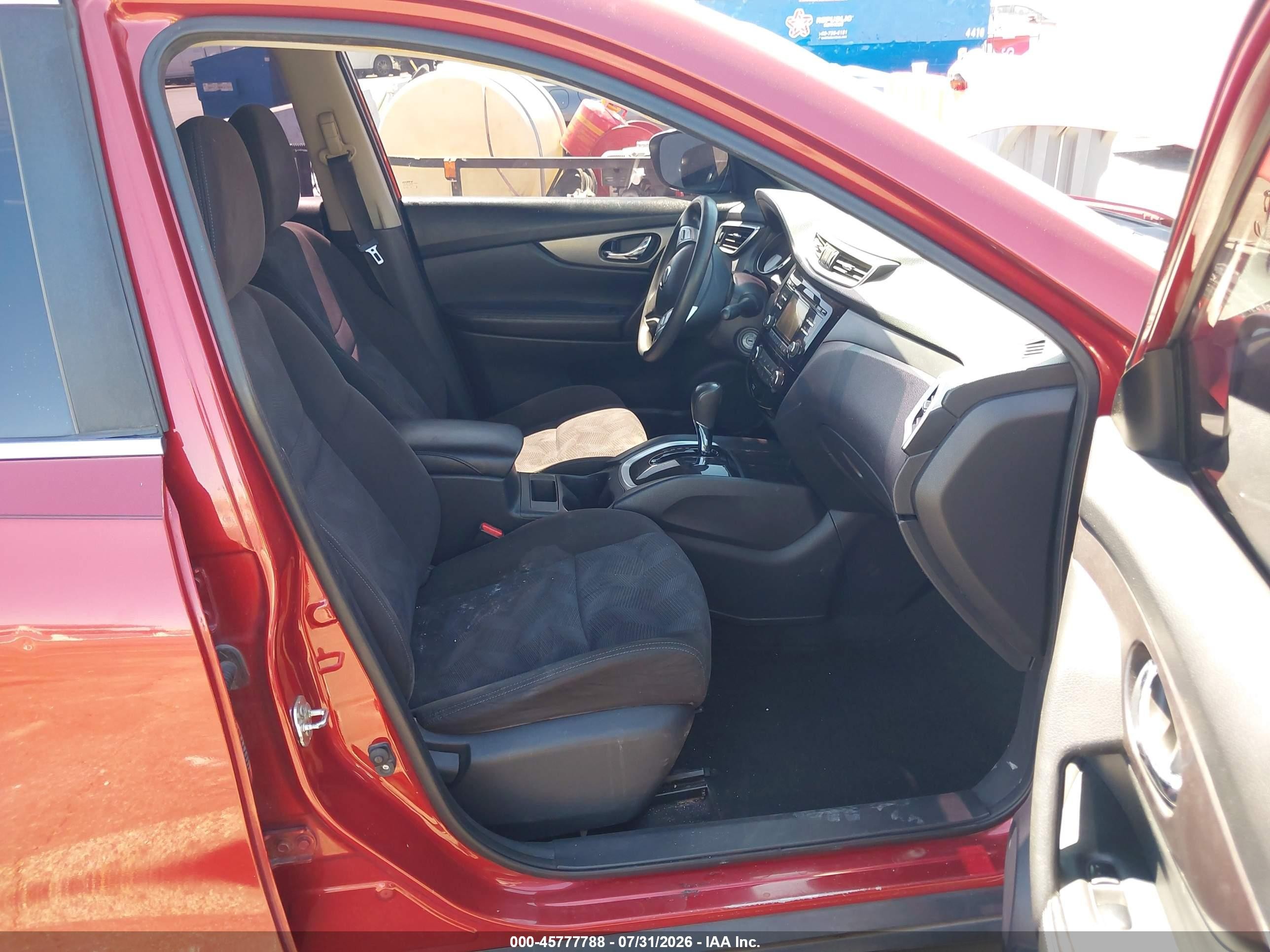 2015 Nissan Rogue S Red vin: KNMAT2MT3FP559327