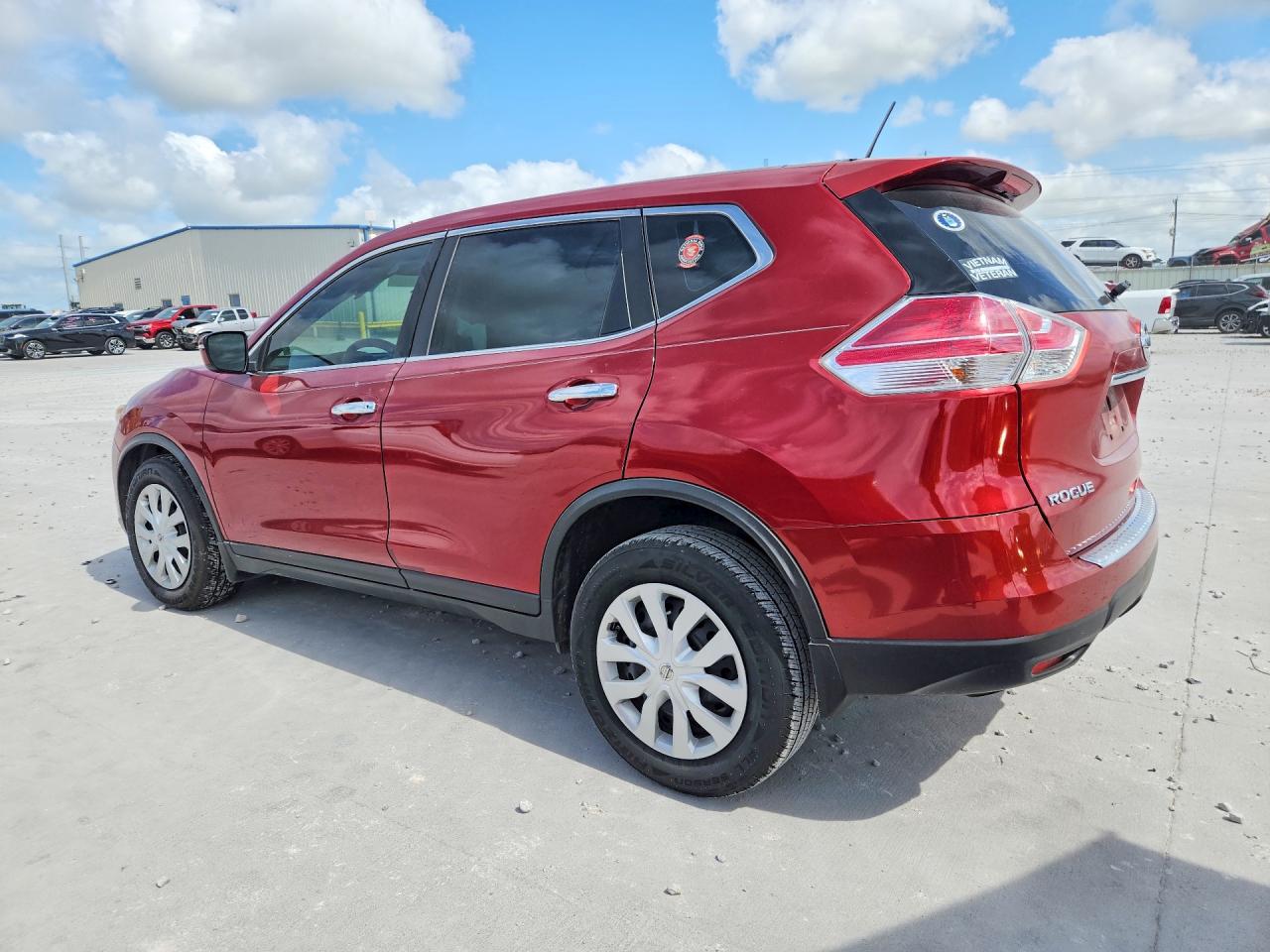 2015 Nissan Rogue S Maroon vin: KNMAT2MT3FP576418