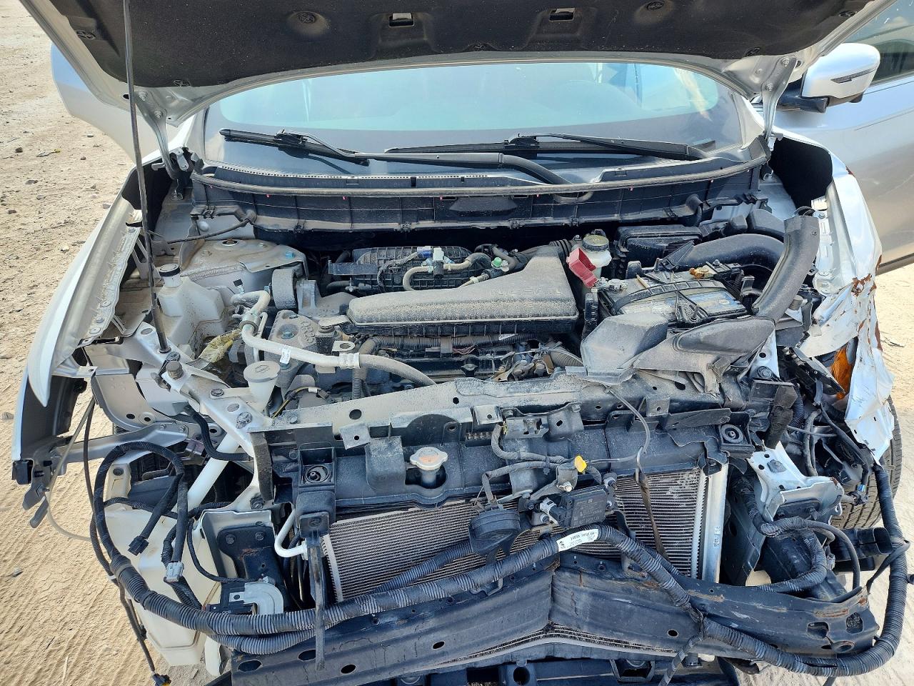2017 Nissan Rogue Sv Серебряный vin: KNMAT2MT3HP583839
