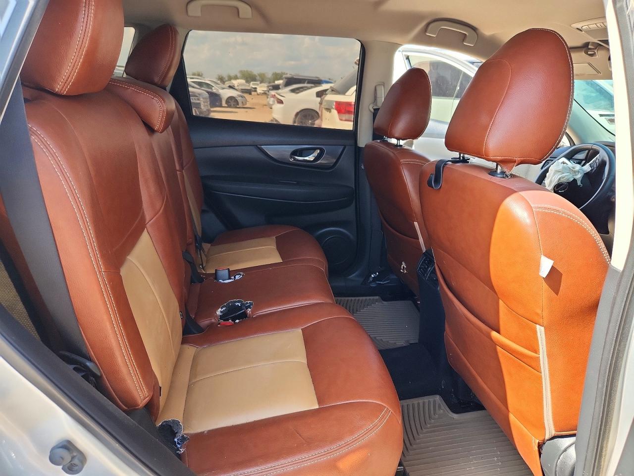2017 Nissan Rogue Sv Серебряный vin: KNMAT2MT3HP583839