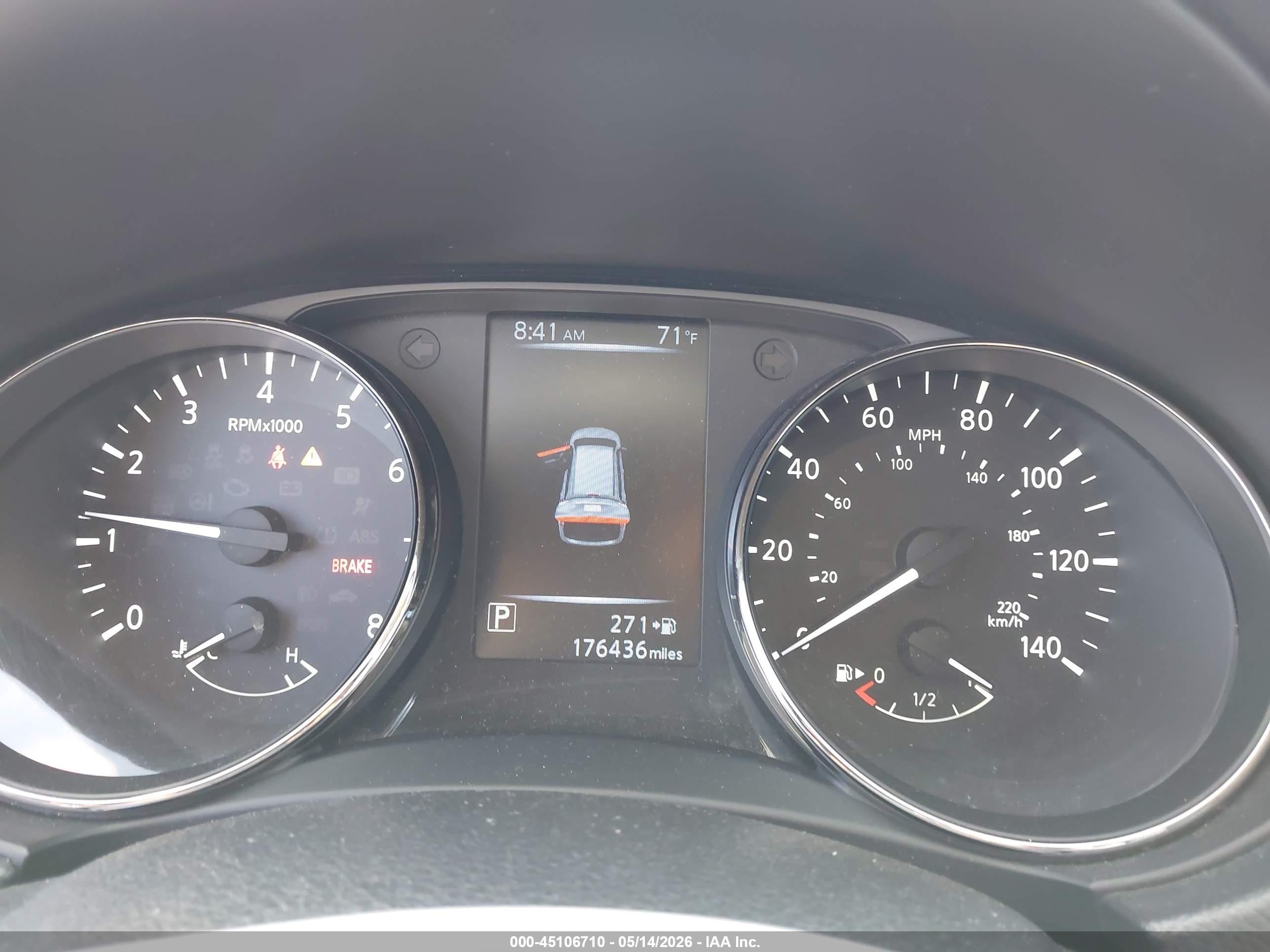 2017 Nissan Rogue Sv Серебряный vin: KNMAT2MT3HP591231