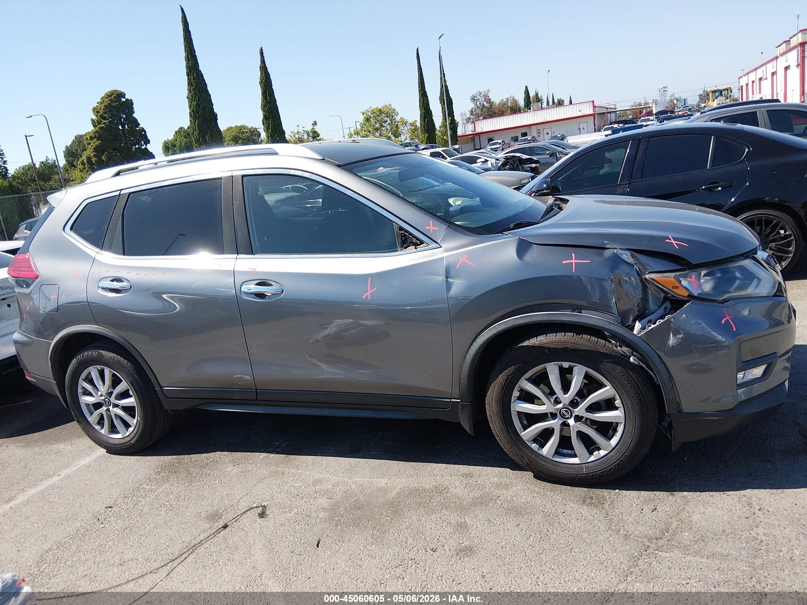 2017 Nissan Rogue Sv Серый vin: KNMAT2MT3HP608853