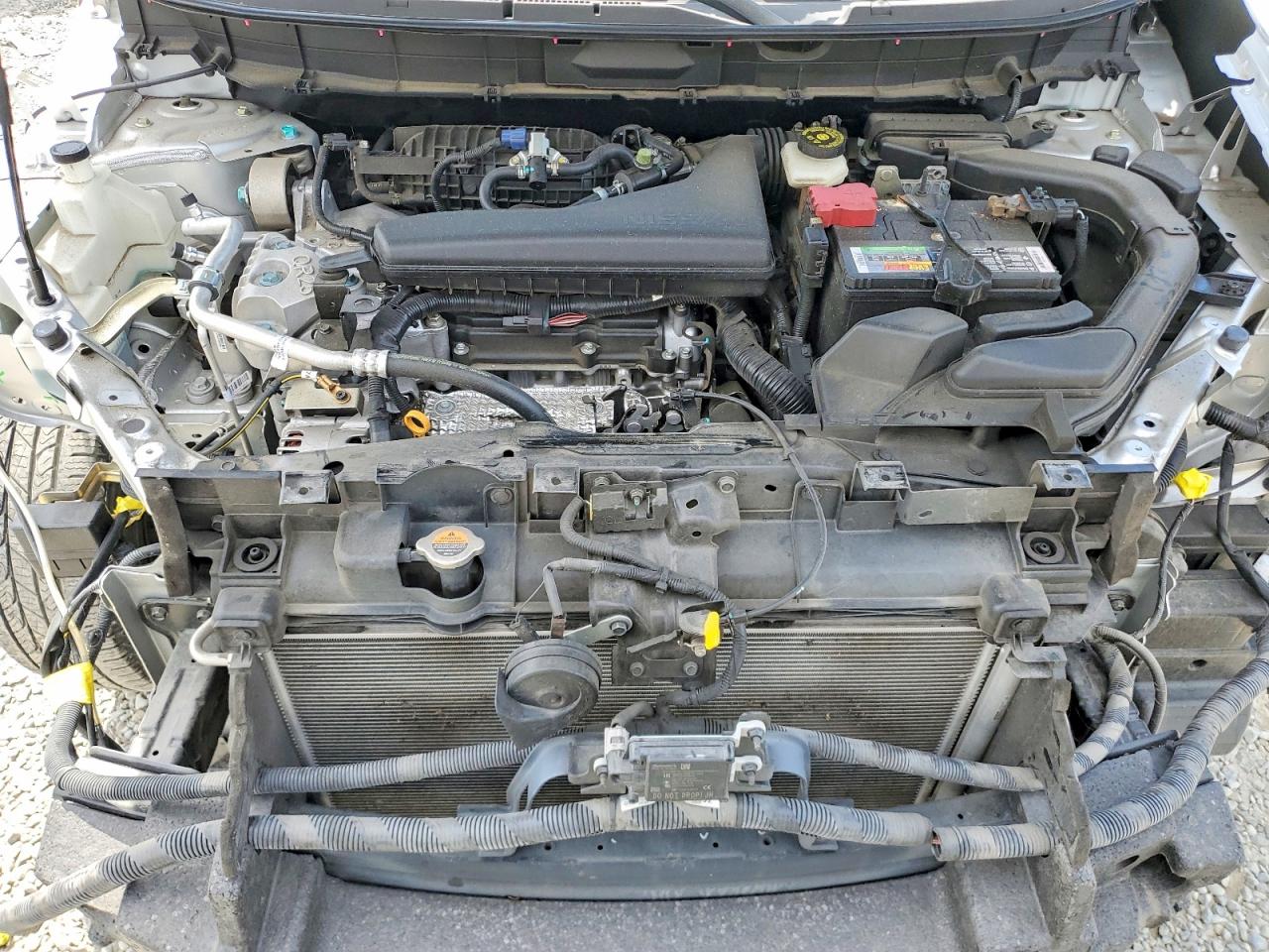 2018 Nissan Rogue S Серебряный vin: KNMAT2MT3JP556131
