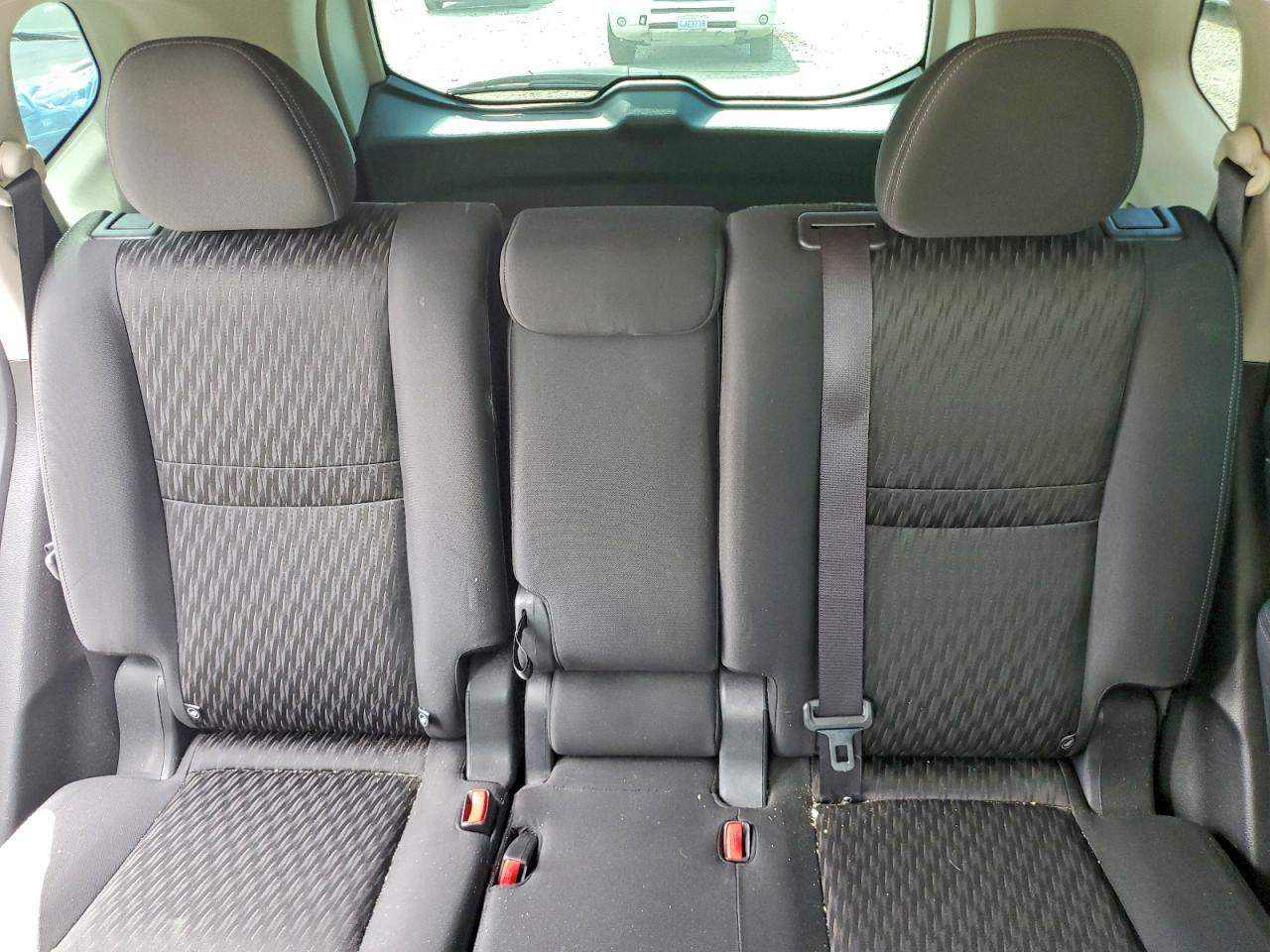 2018 Nissan Rogue S Серебряный vin: KNMAT2MT3JP556131