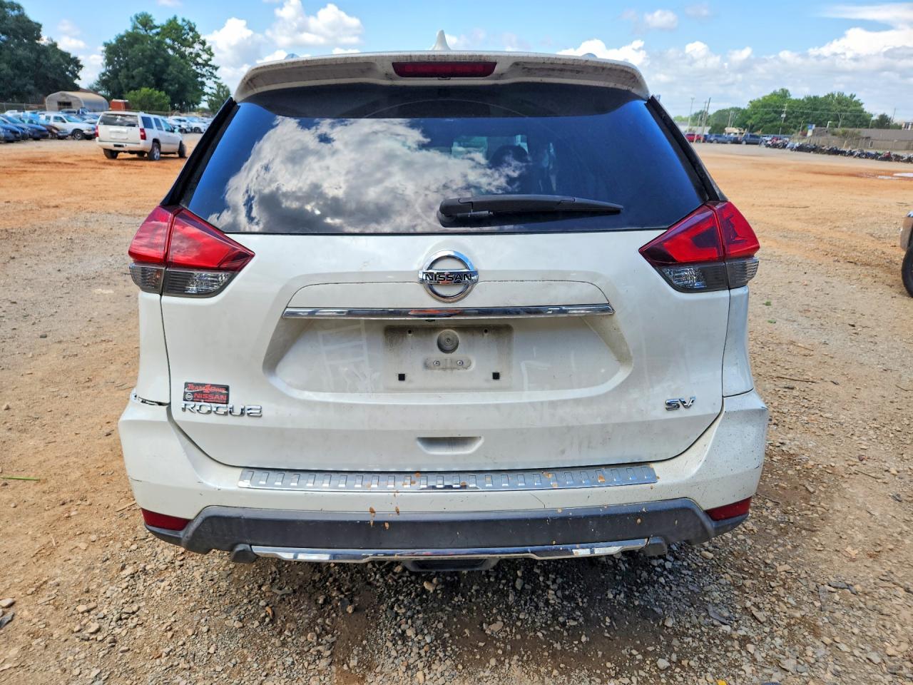 2018 Nissan Rogue Sv White vin: KNMAT2MT3JP614481