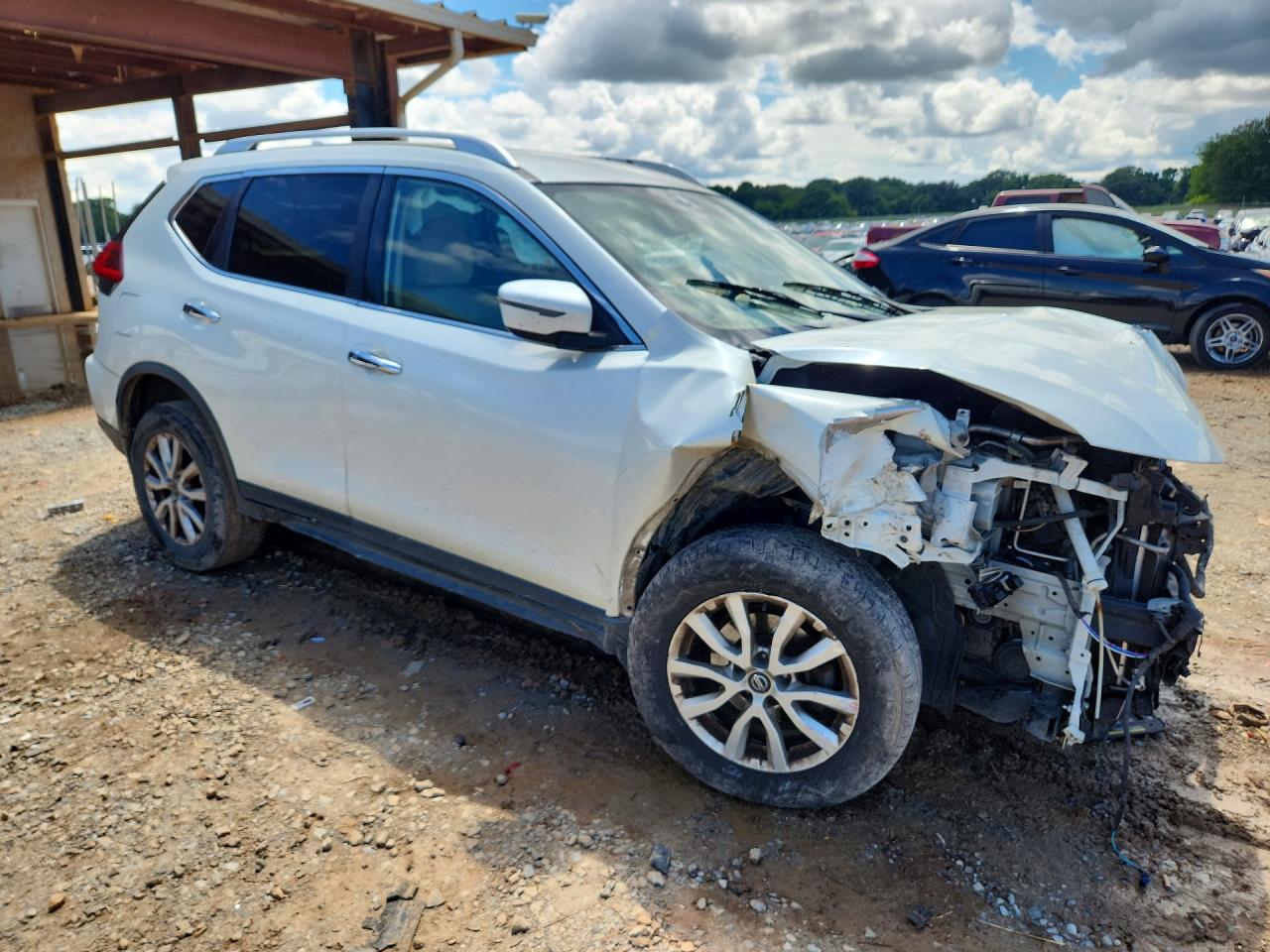 2018 Nissan Rogue Sv White vin: KNMAT2MT3JP614481