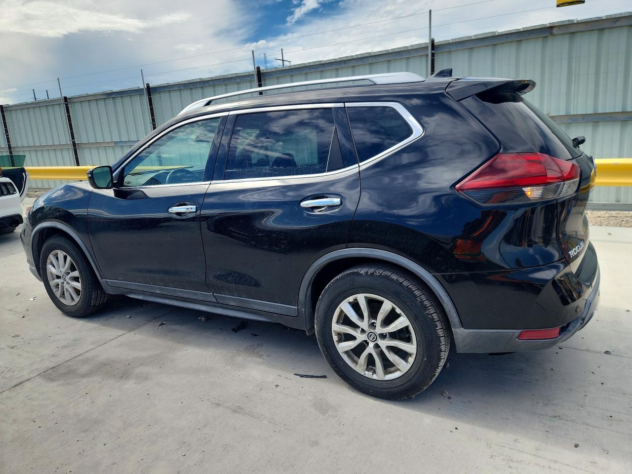 2019 Nissan Rogue Sv Черный vin: KNMAT2MT3KP543896