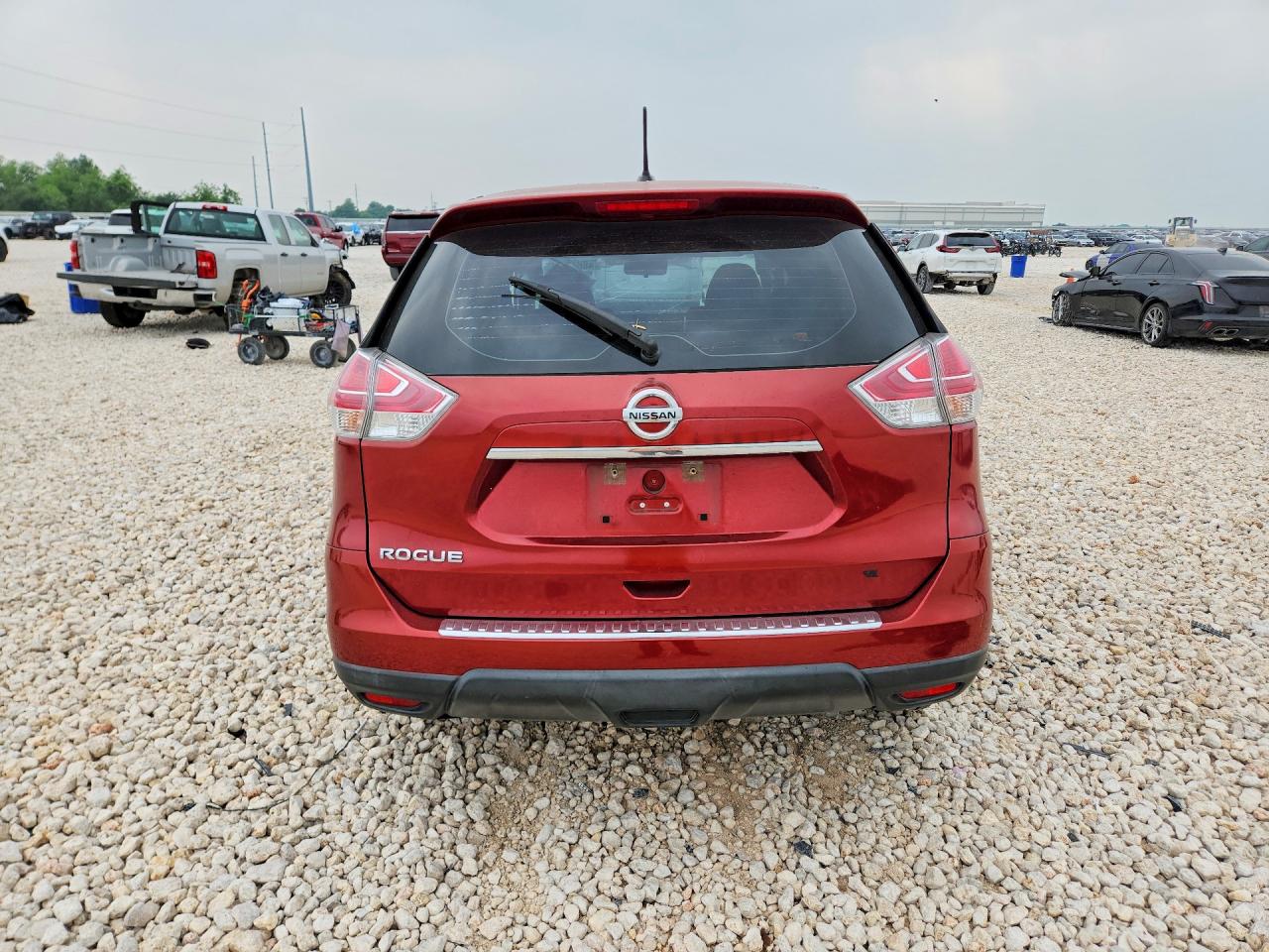 2015 Nissan Rogue S Burgundy vin: KNMAT2MT4FP536803