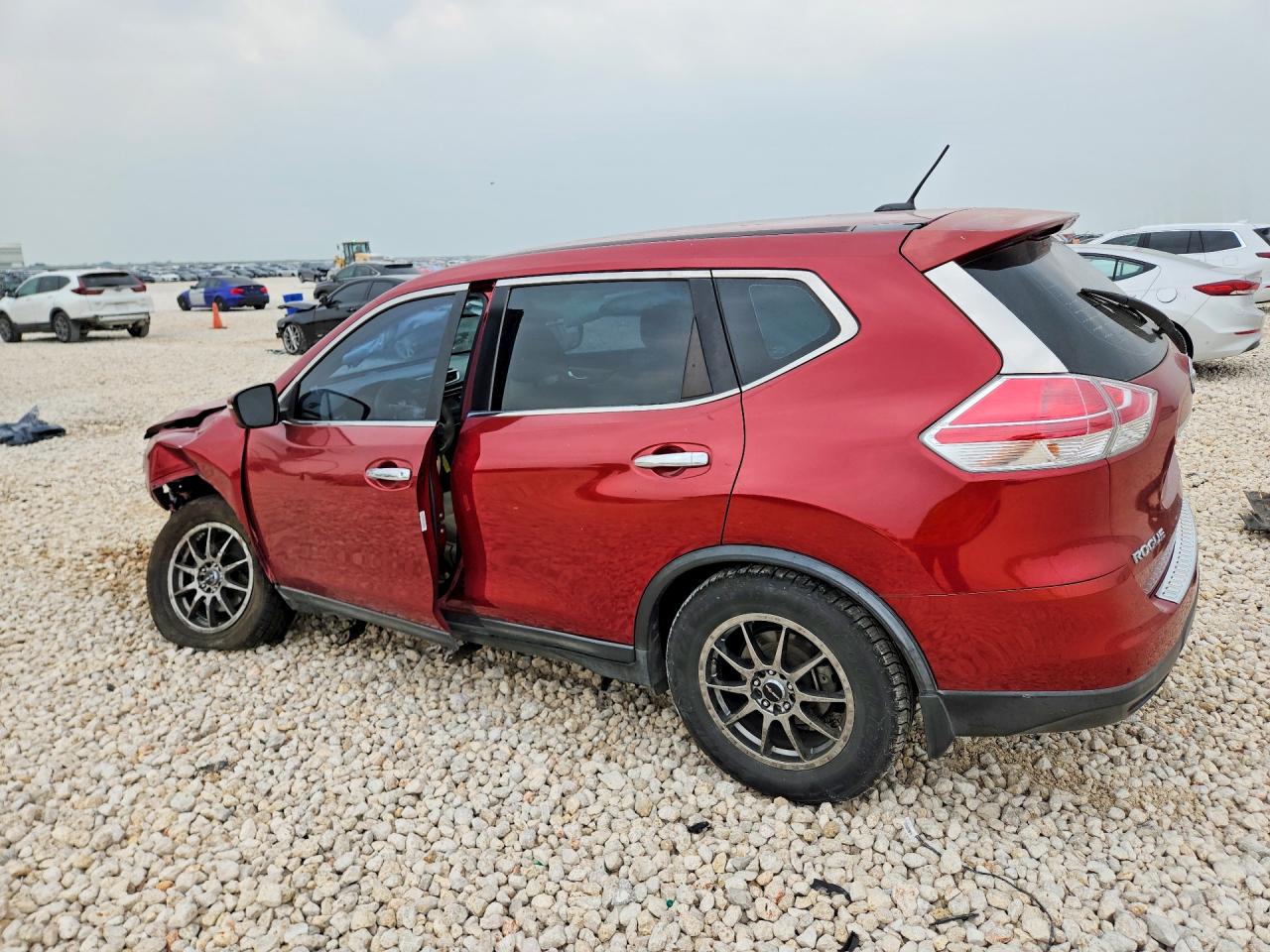 2015 Nissan Rogue S Burgundy vin: KNMAT2MT4FP536803