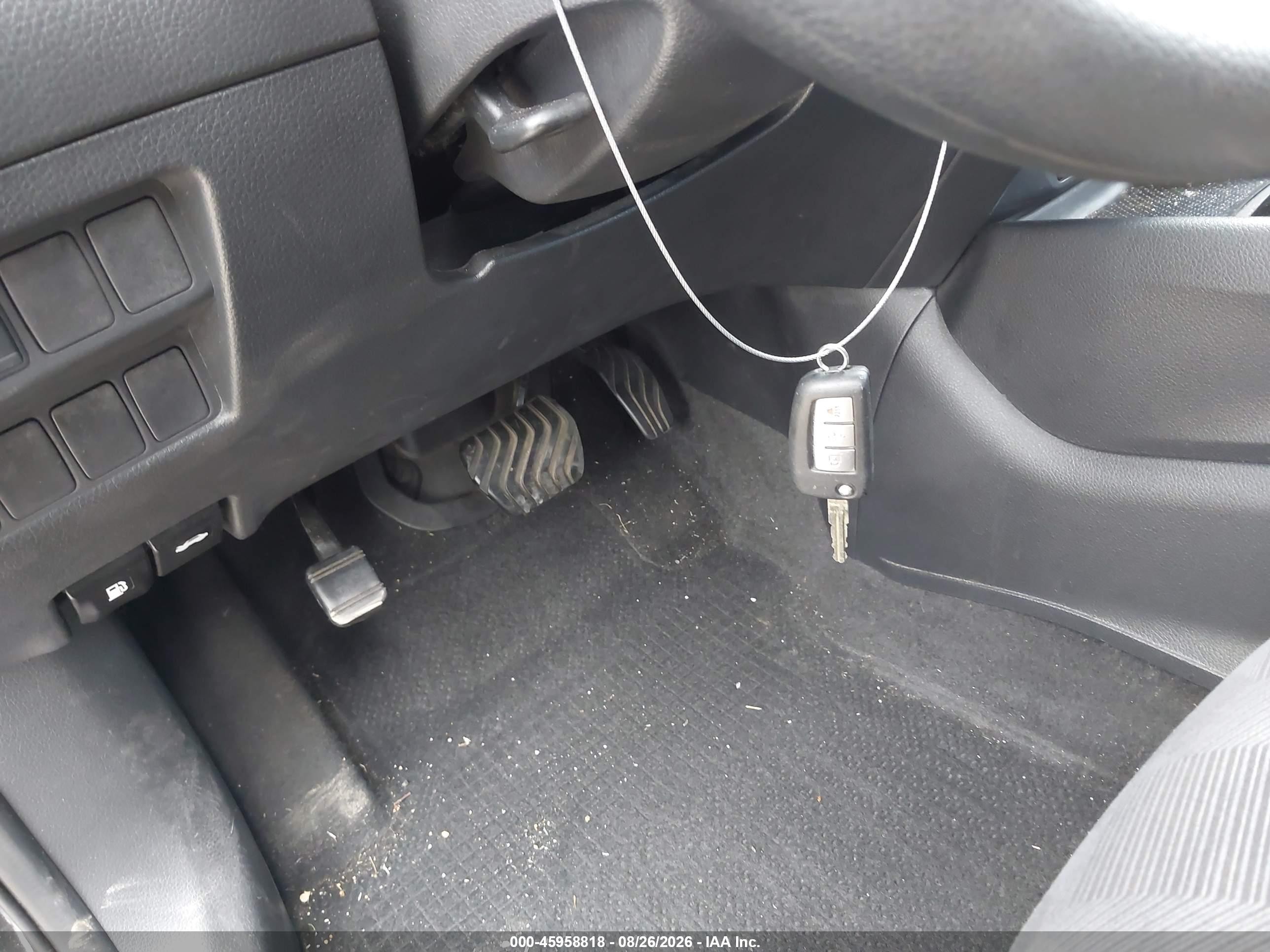 2015 Nissan Rogue S Черный vin: KNMAT2MT4FP585371