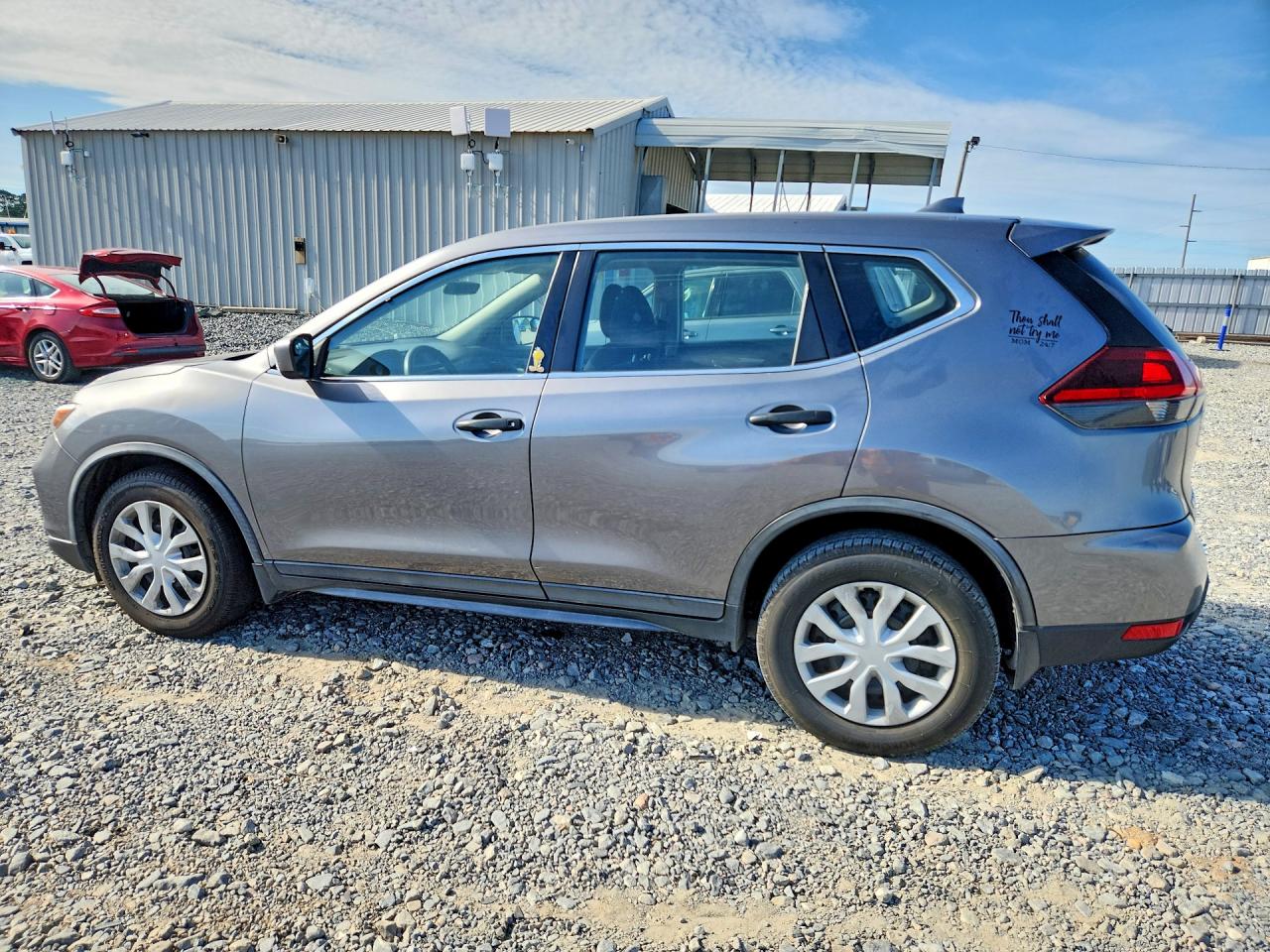 2018 Nissan Rogue S Серый vin: KNMAT2MT4JP609581