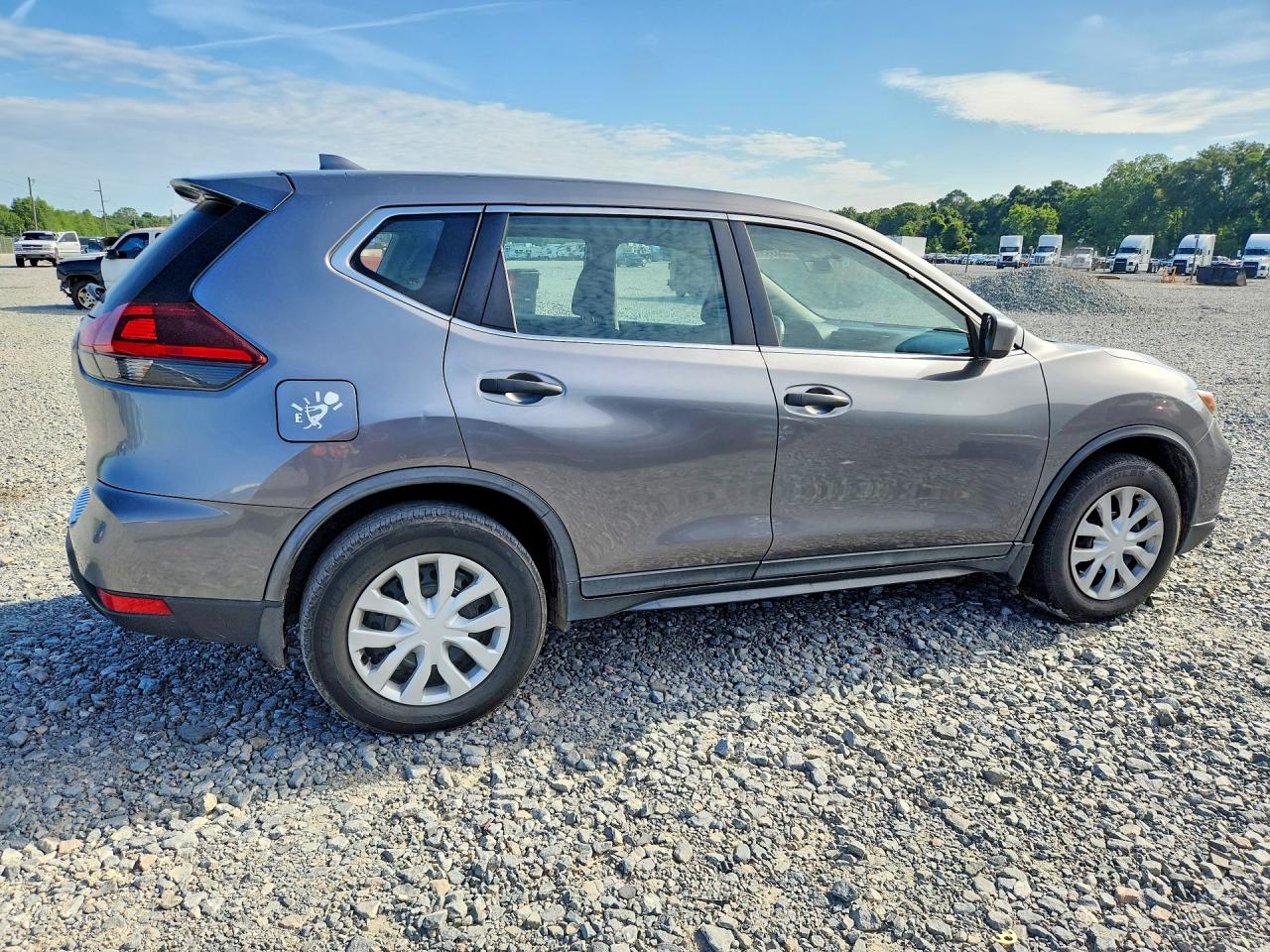 2018 Nissan Rogue S Серый vin: KNMAT2MT4JP609581