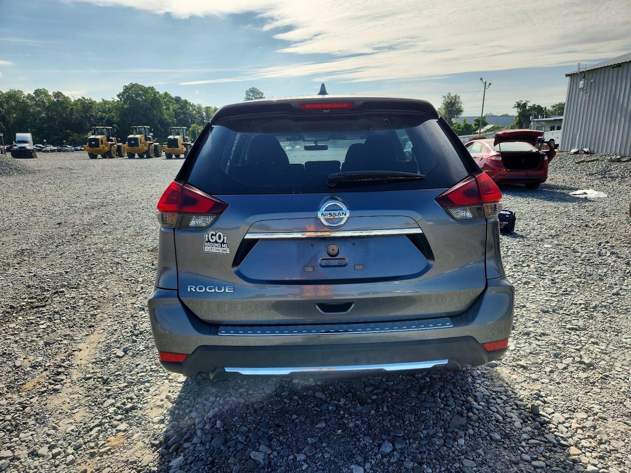 2018 Nissan Rogue S Серый vin: KNMAT2MT4JP609581