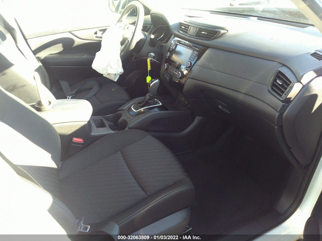 2018 Nissan Rogue S White vin: KNMAT2MT4JP622976