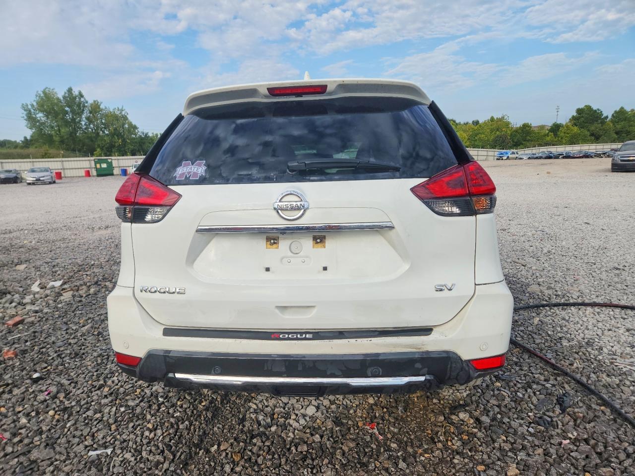 2020 Nissan Rogue Sv White vin: KNMAT2MT4LP536800