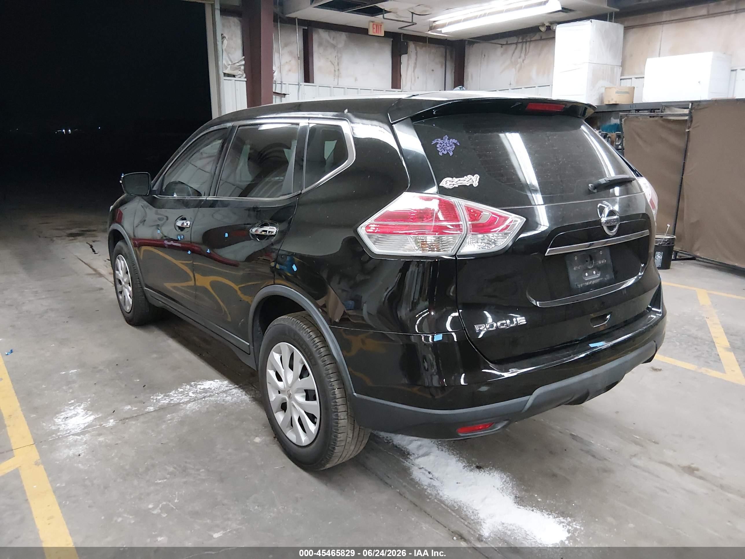2015 Nissan Rogue S Черный vin: KNMAT2MT5FP503275