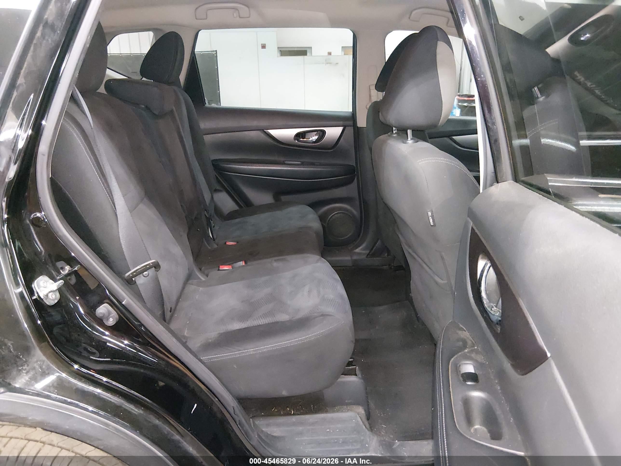 2015 Nissan Rogue S Черный vin: KNMAT2MT5FP503275