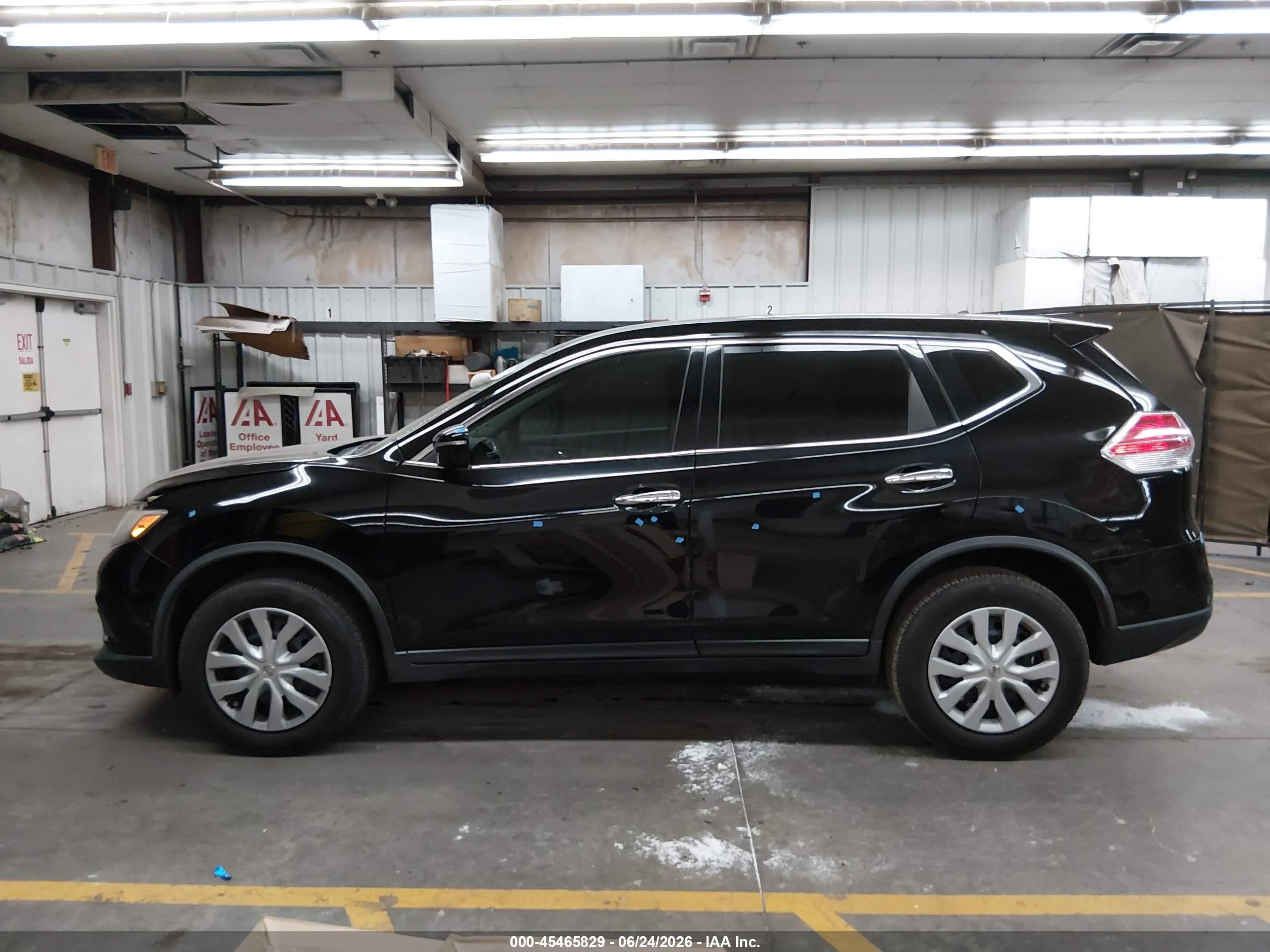 2015 Nissan Rogue S Черный vin: KNMAT2MT5FP503275