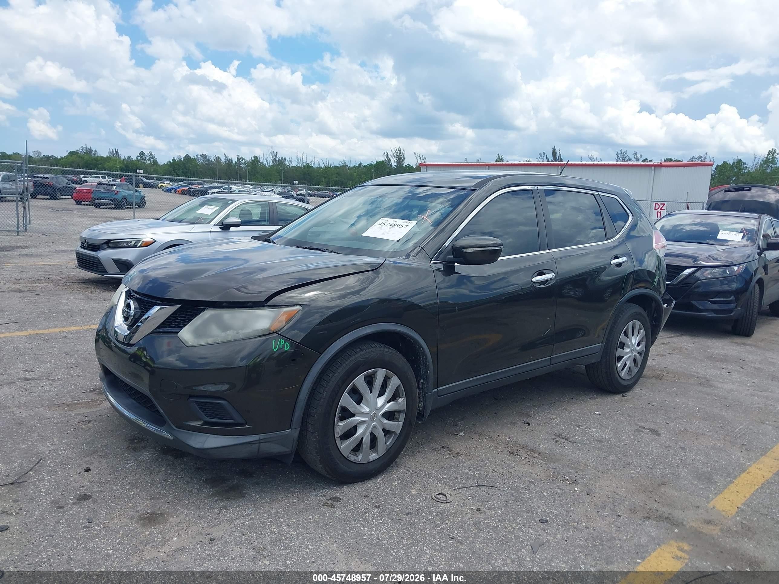 2015 Nissan Rogue S Brown vin: KNMAT2MT5FP529987