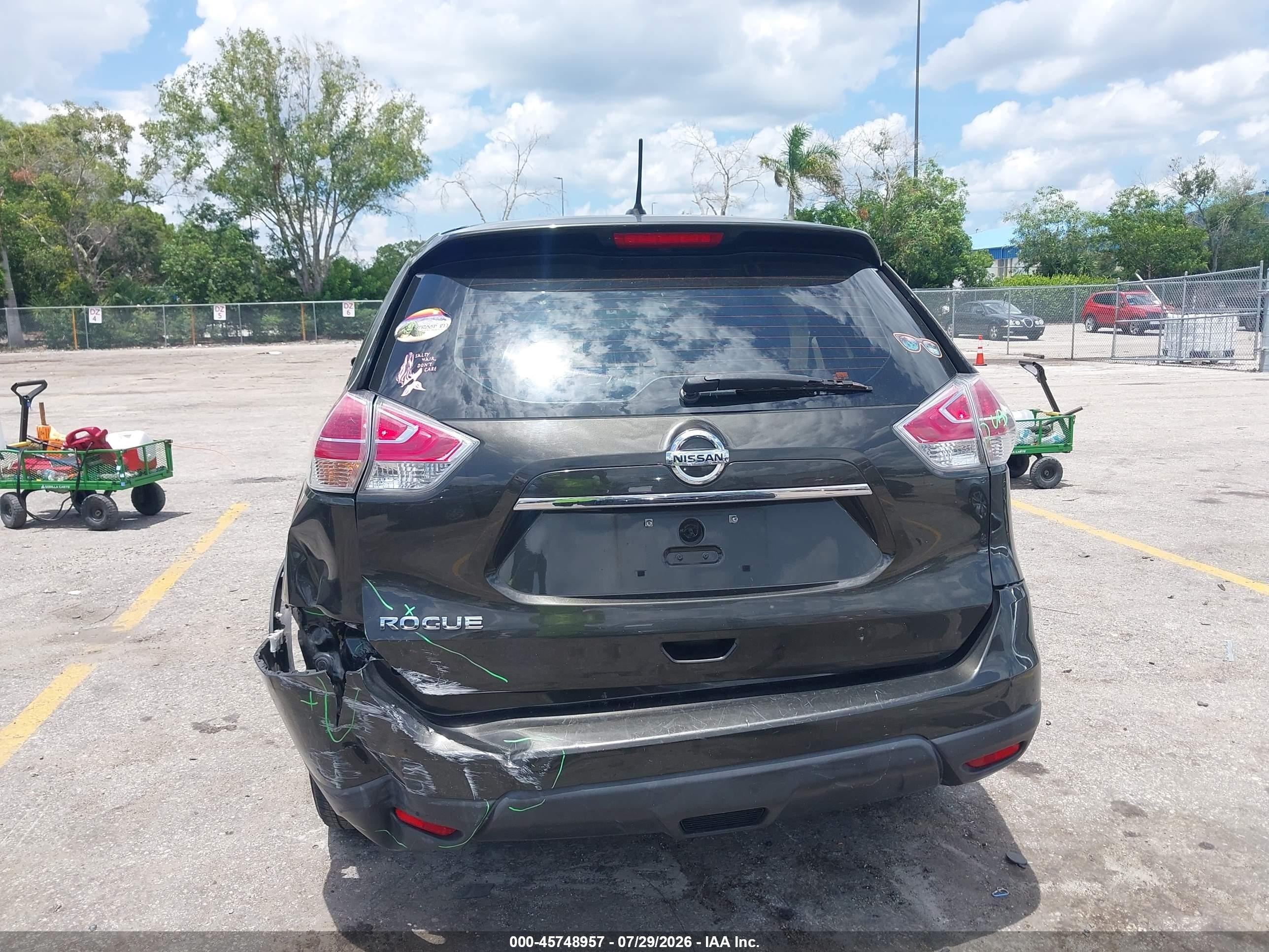 2015 Nissan Rogue S Brown vin: KNMAT2MT5FP529987