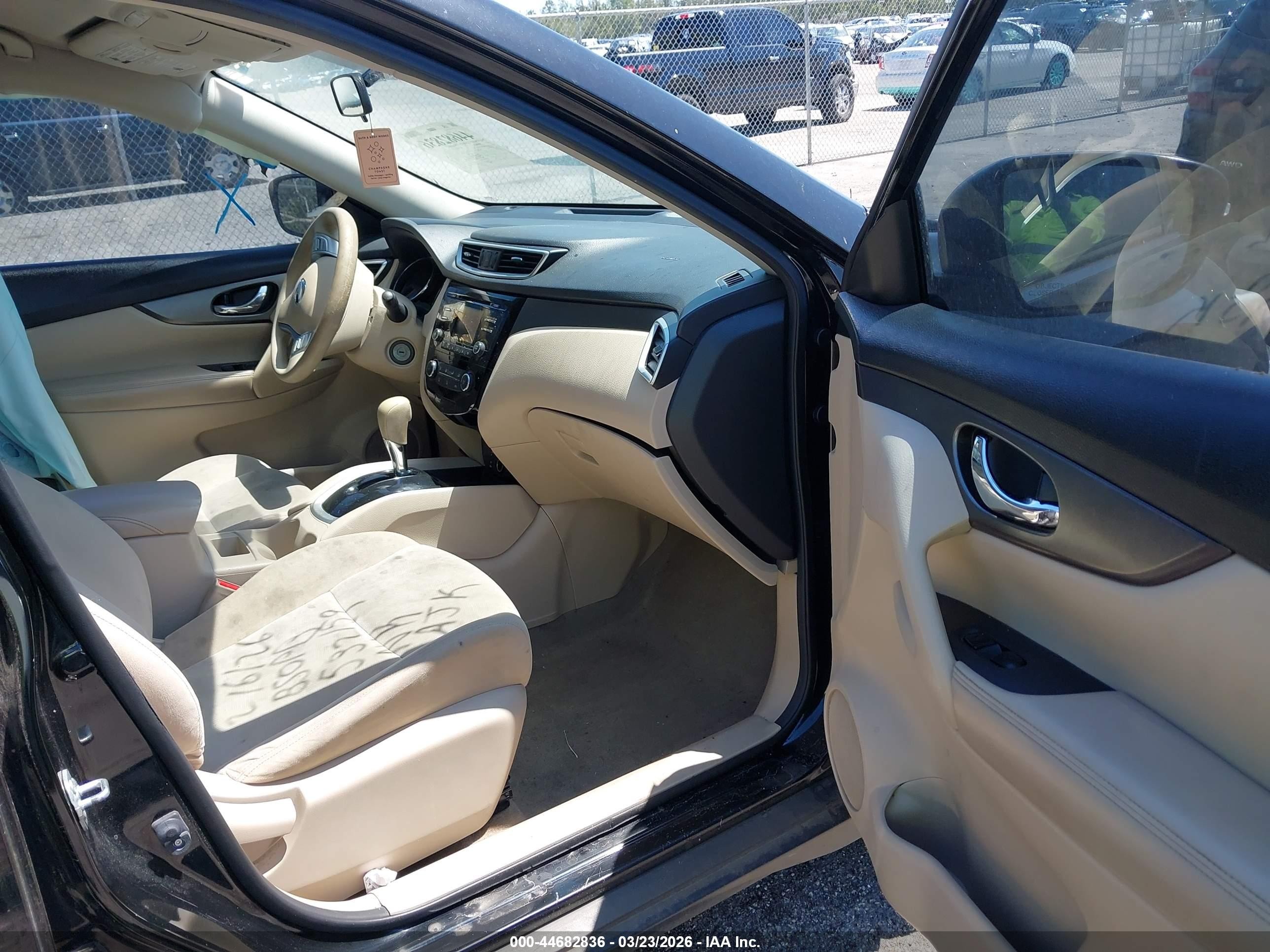 2015 Nissan Rogue S Черный vin: KNMAT2MT5FP532159