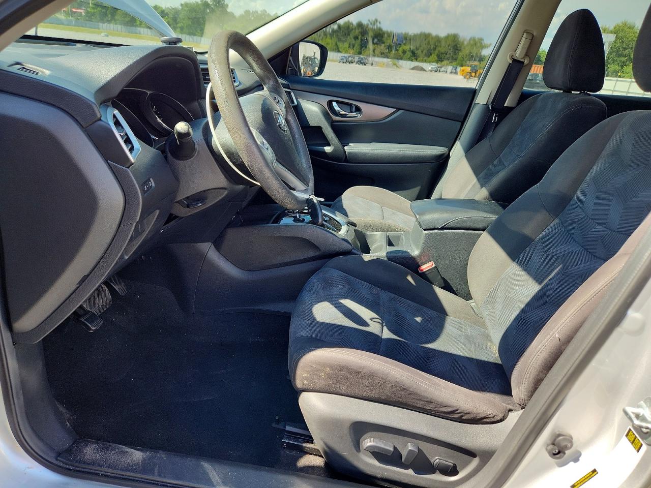 2015 Nissan Rogue Sv Silver vin: KNMAT2MT5FP533425