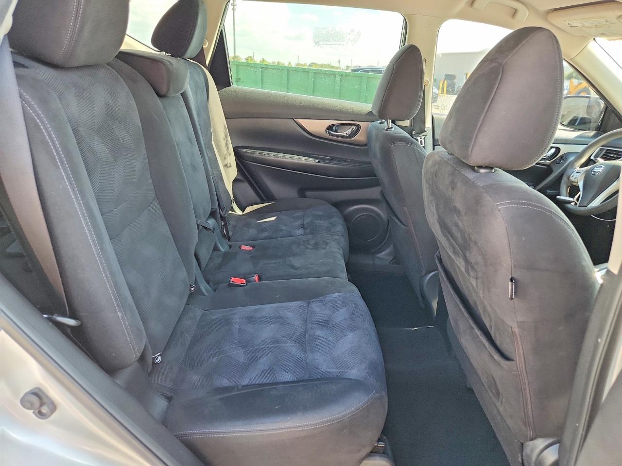 2015 Nissan Rogue Sv Silver vin: KNMAT2MT5FP533425