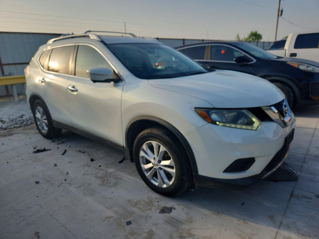 2015 Nissan Rogue Sv White vin: KNMAT2MT5FP541069