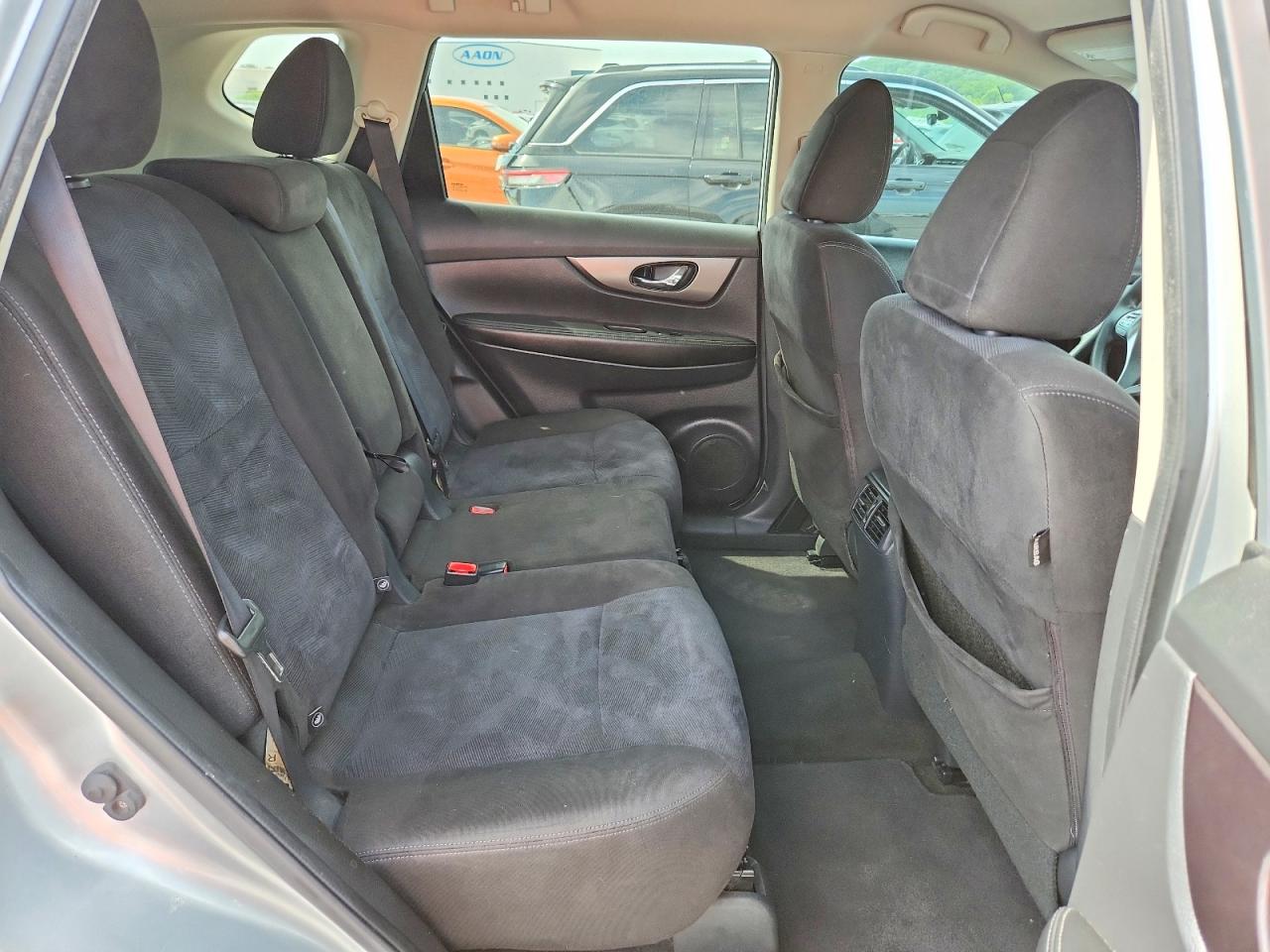 2015 Nissan Rogue Sv Silver vin: KNMAT2MT5FP552475