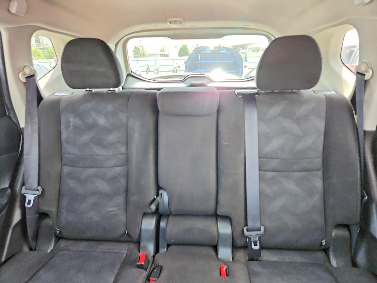 2015 Nissan Rogue Sv Silver vin: KNMAT2MT5FP552475