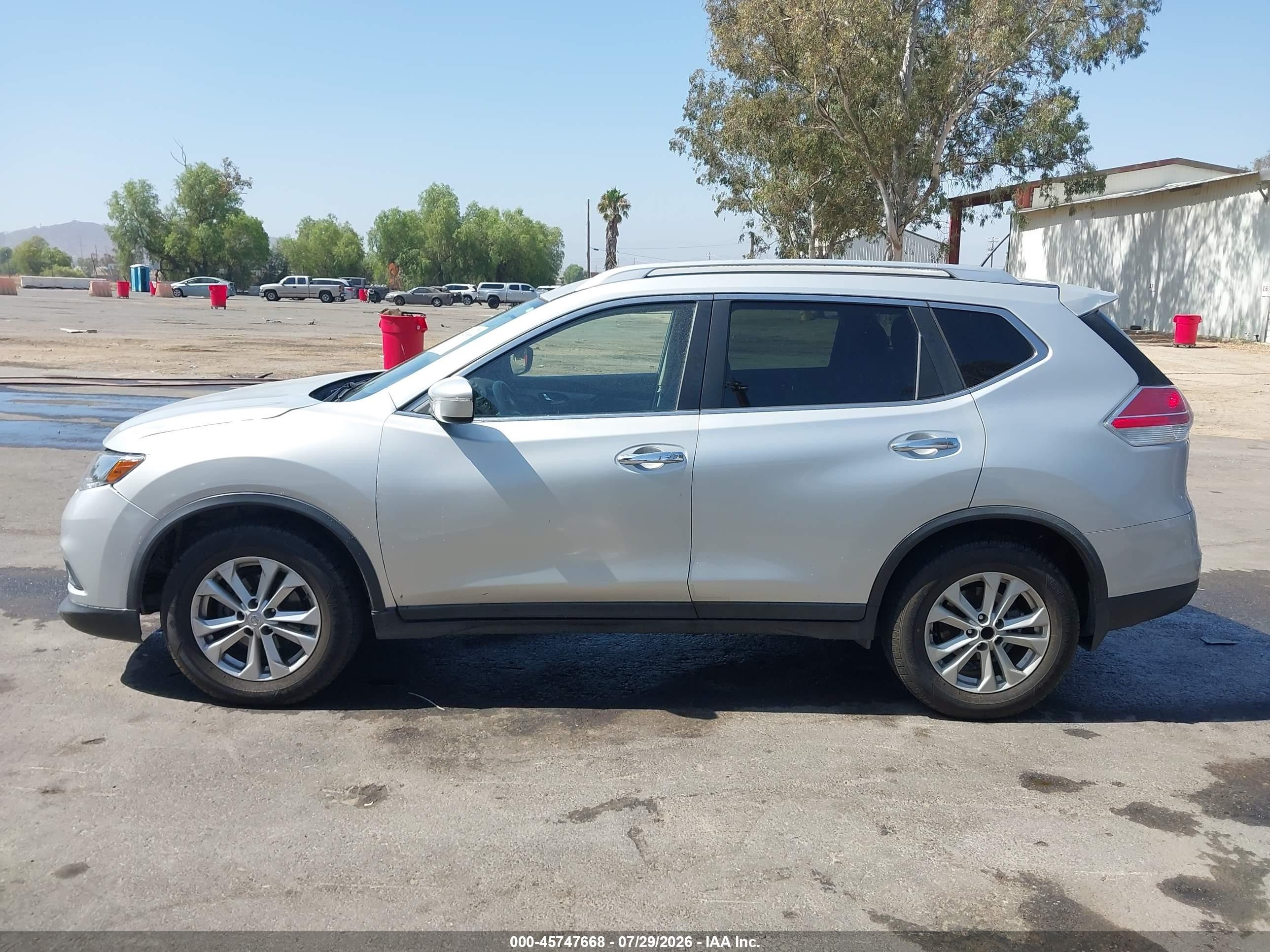 2015 Nissan Rogue Sv Silver vin: KNMAT2MT5FP559085